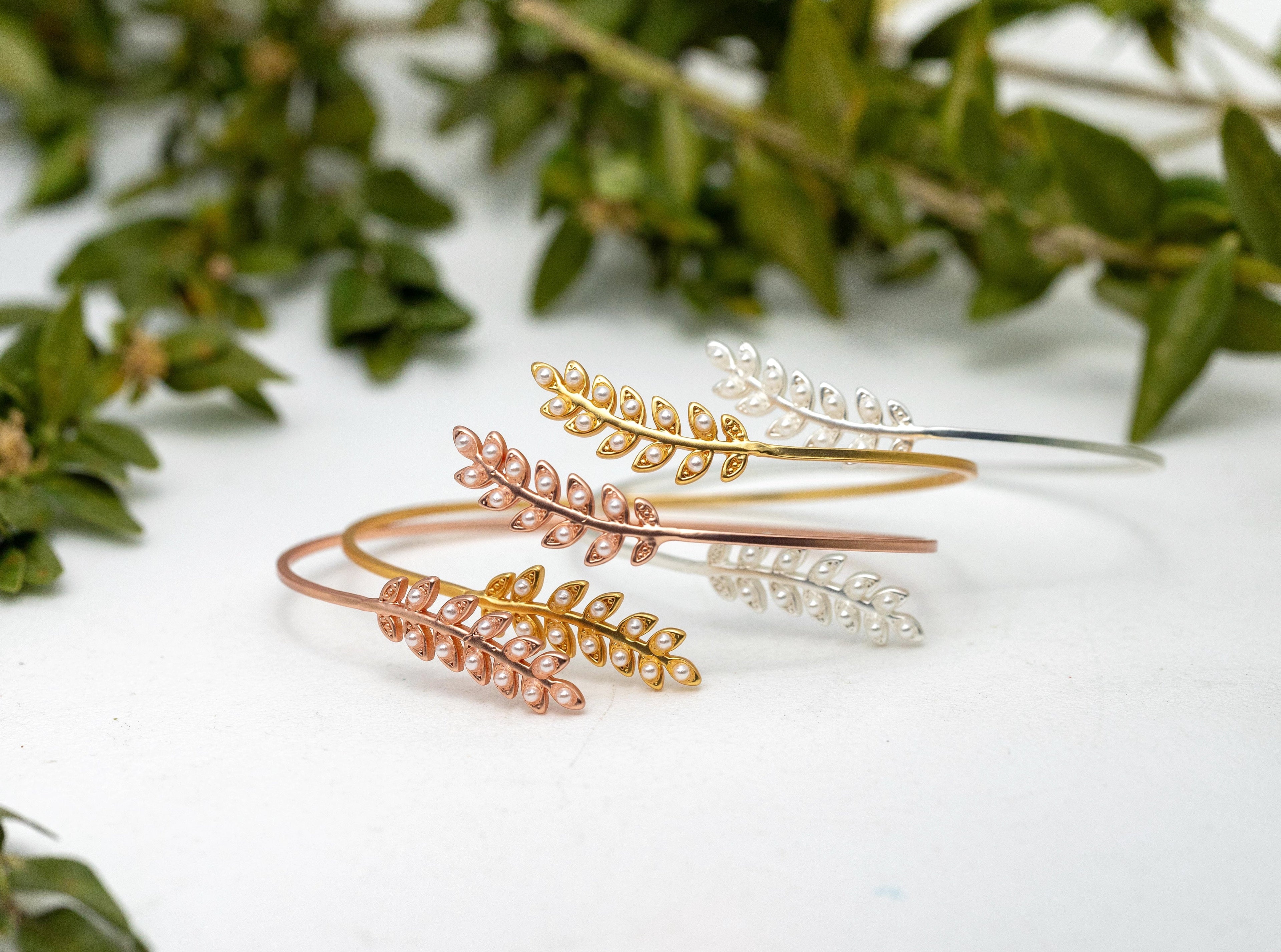 Stems and pearls bracelet