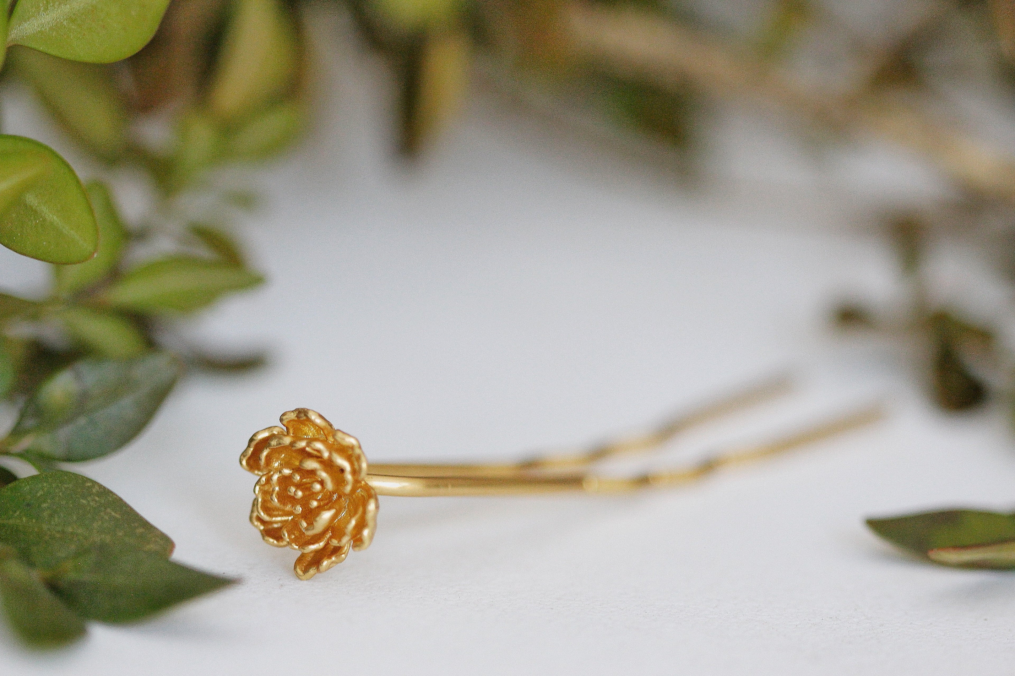 Small Peony Hair Prong