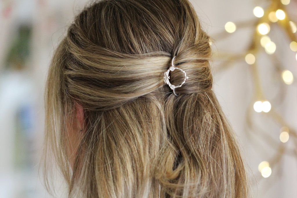 Circle of Eden Bee Wreath Hair Prong