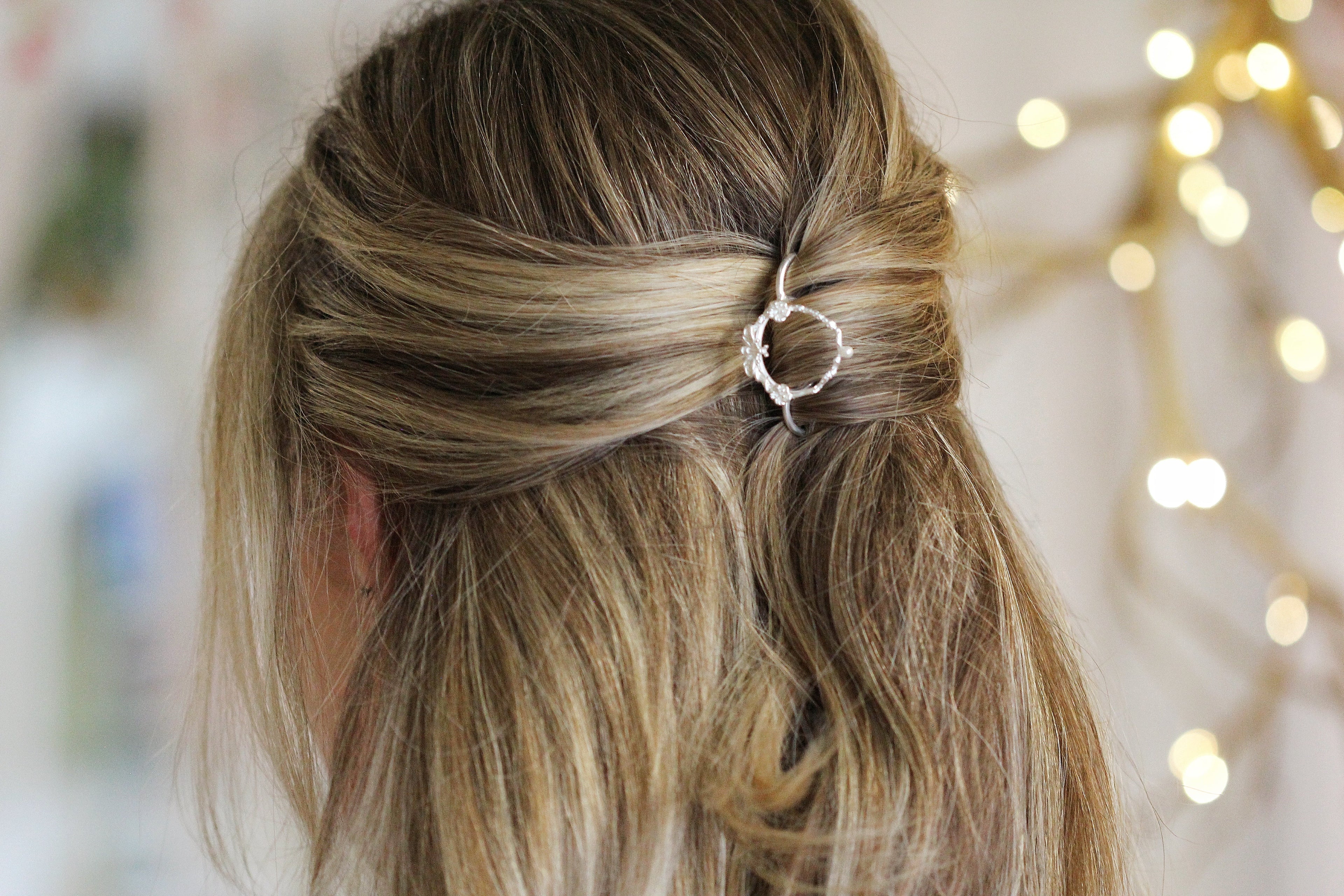 Circle of Eden Bee Wreath Hair Prong