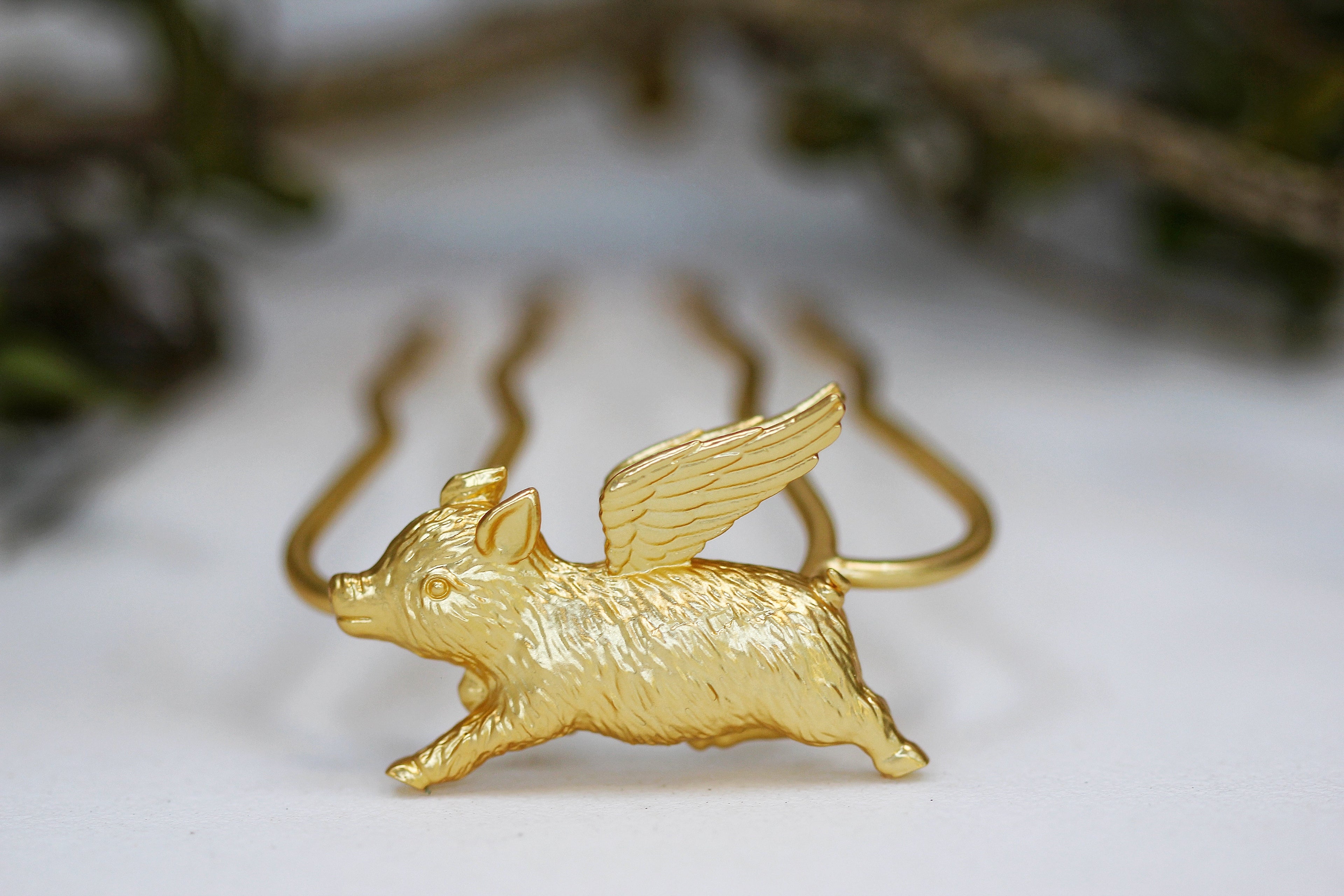 Flying Pig Hair Prong