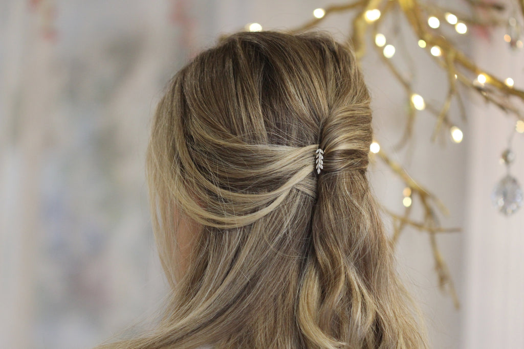 Small Leaf Twig Hair Prong