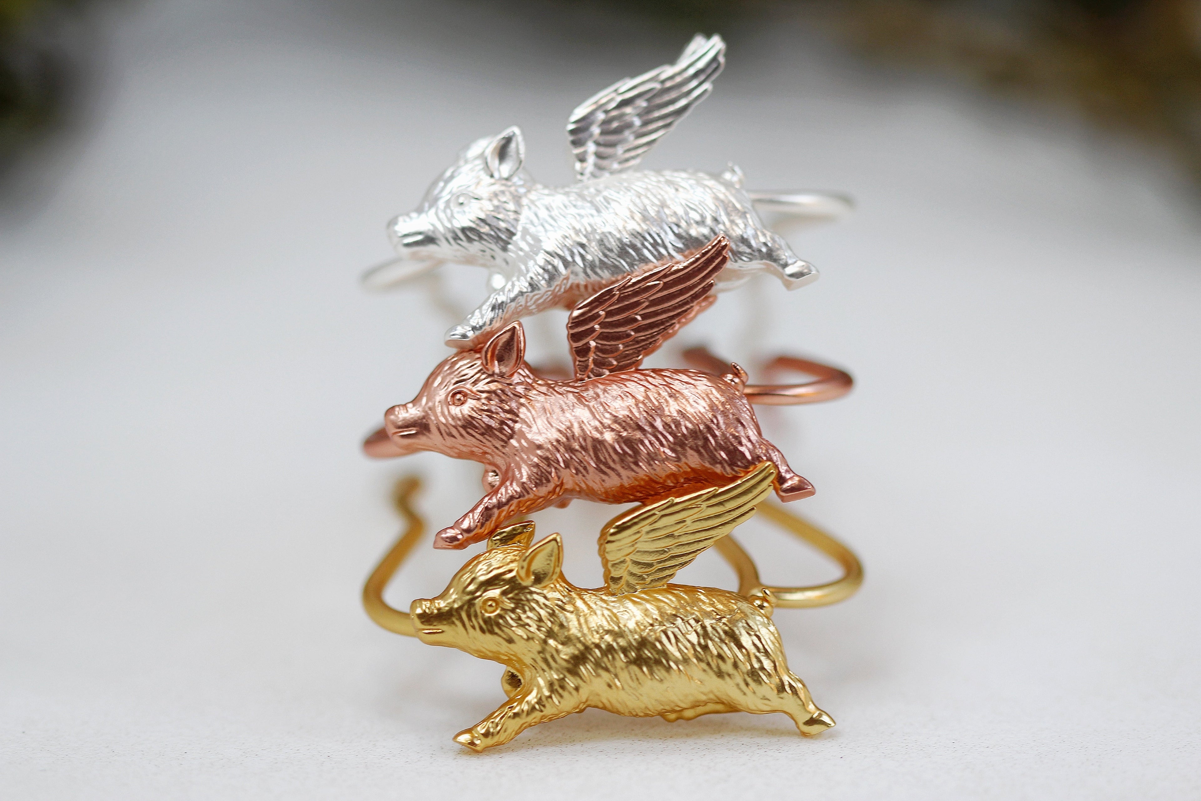 Flying Pig Hair Prong