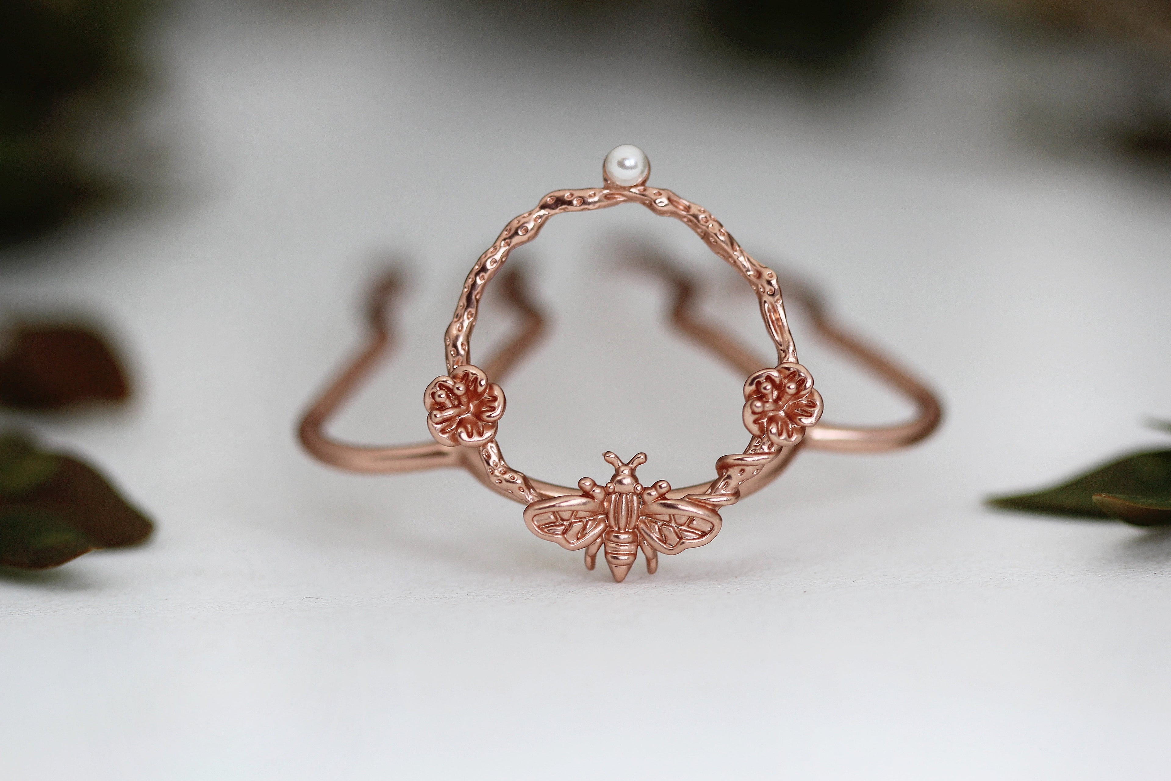 Circle of Eden Bee Wreath Hair Prong