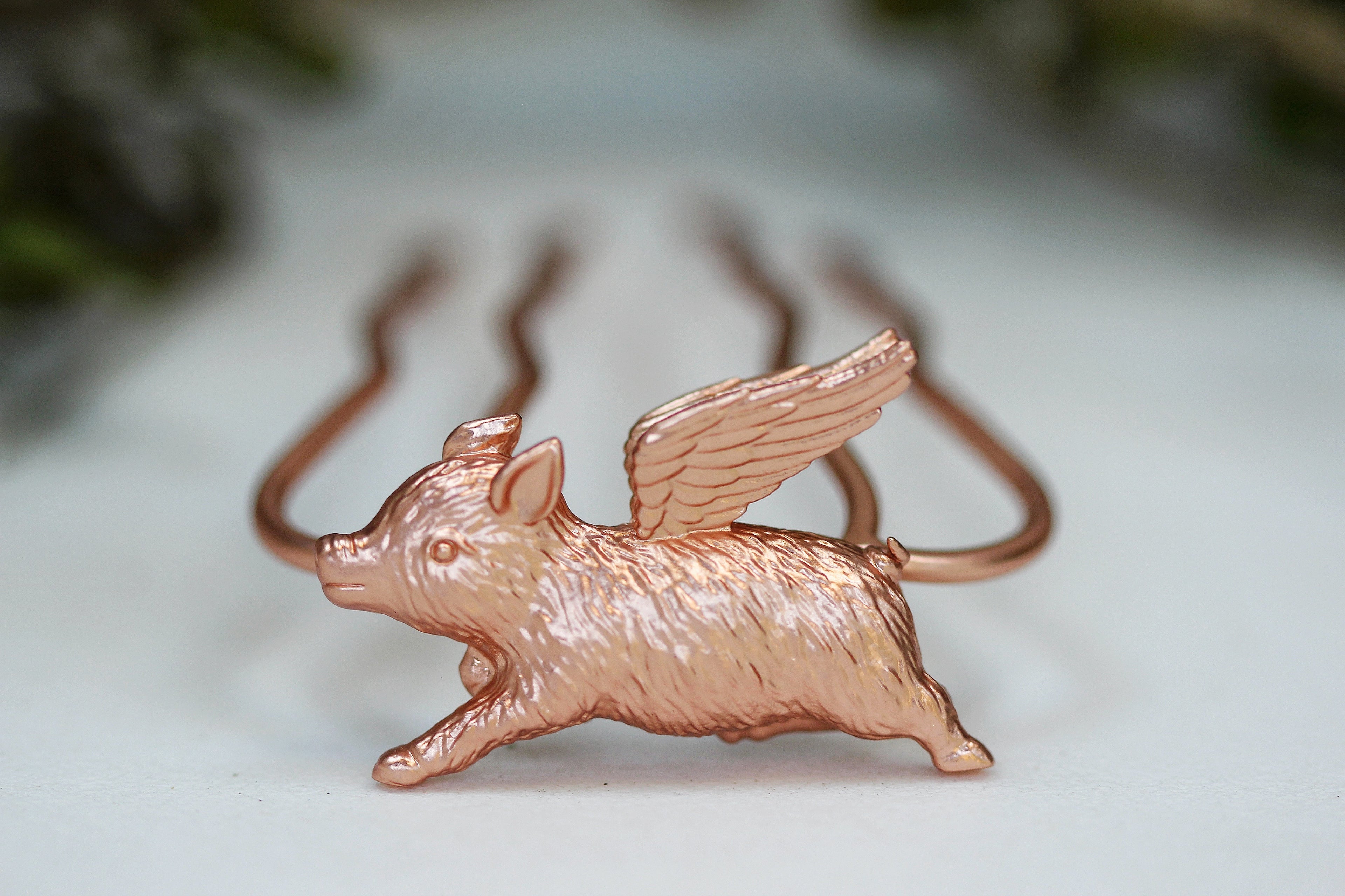 Flying Pig Hair Prong