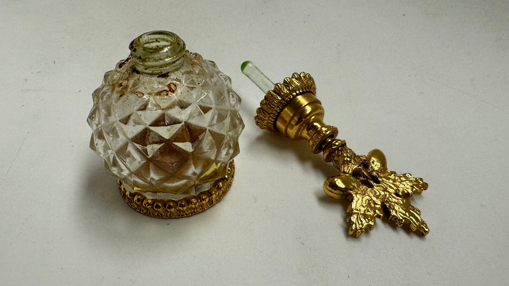 Antique Stylebuilt Oak Leaves & Acorns Perfume Bottle
