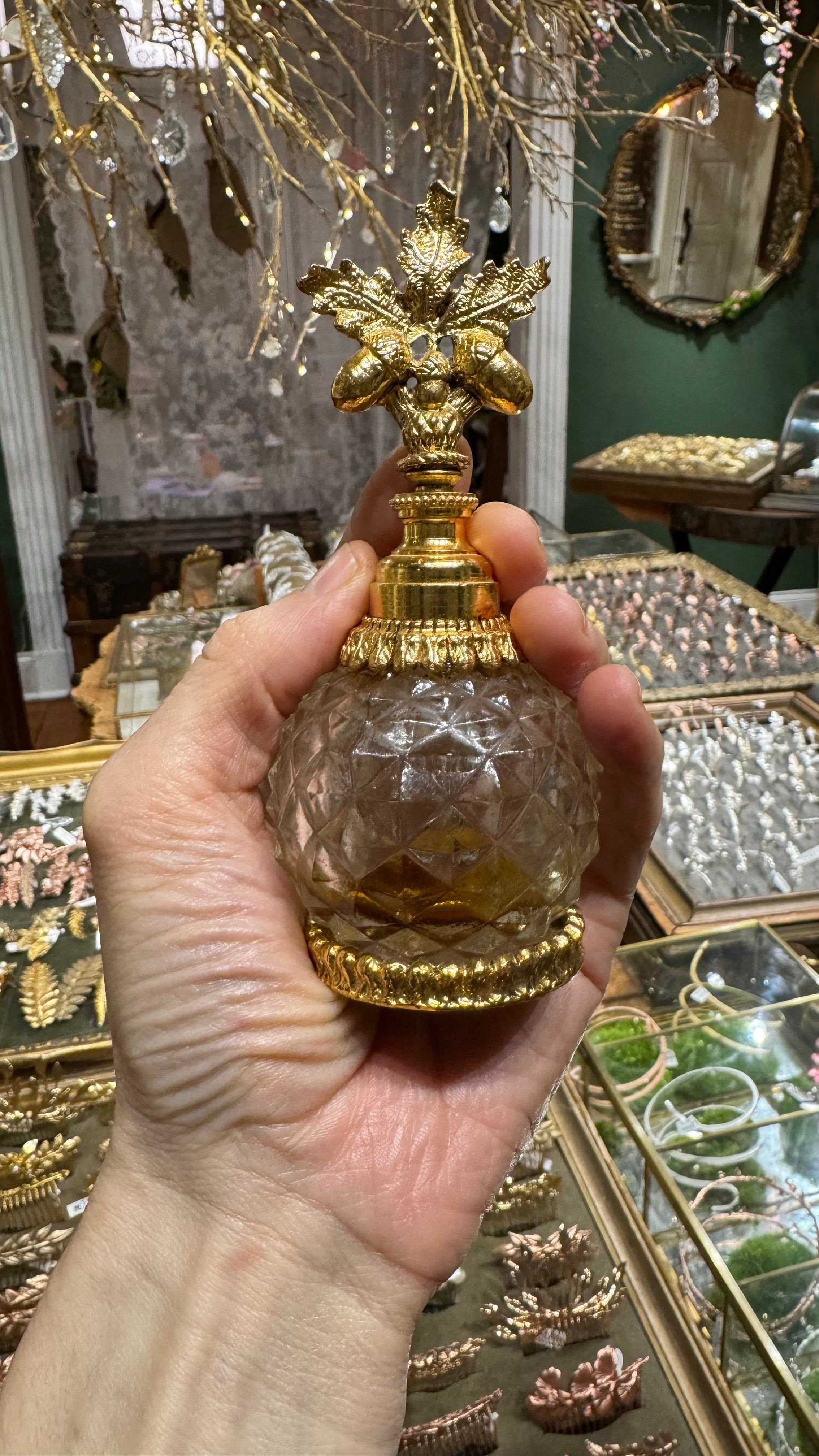 Antique Stylebuilt Oak Leaves & Acorns Perfume Bottle