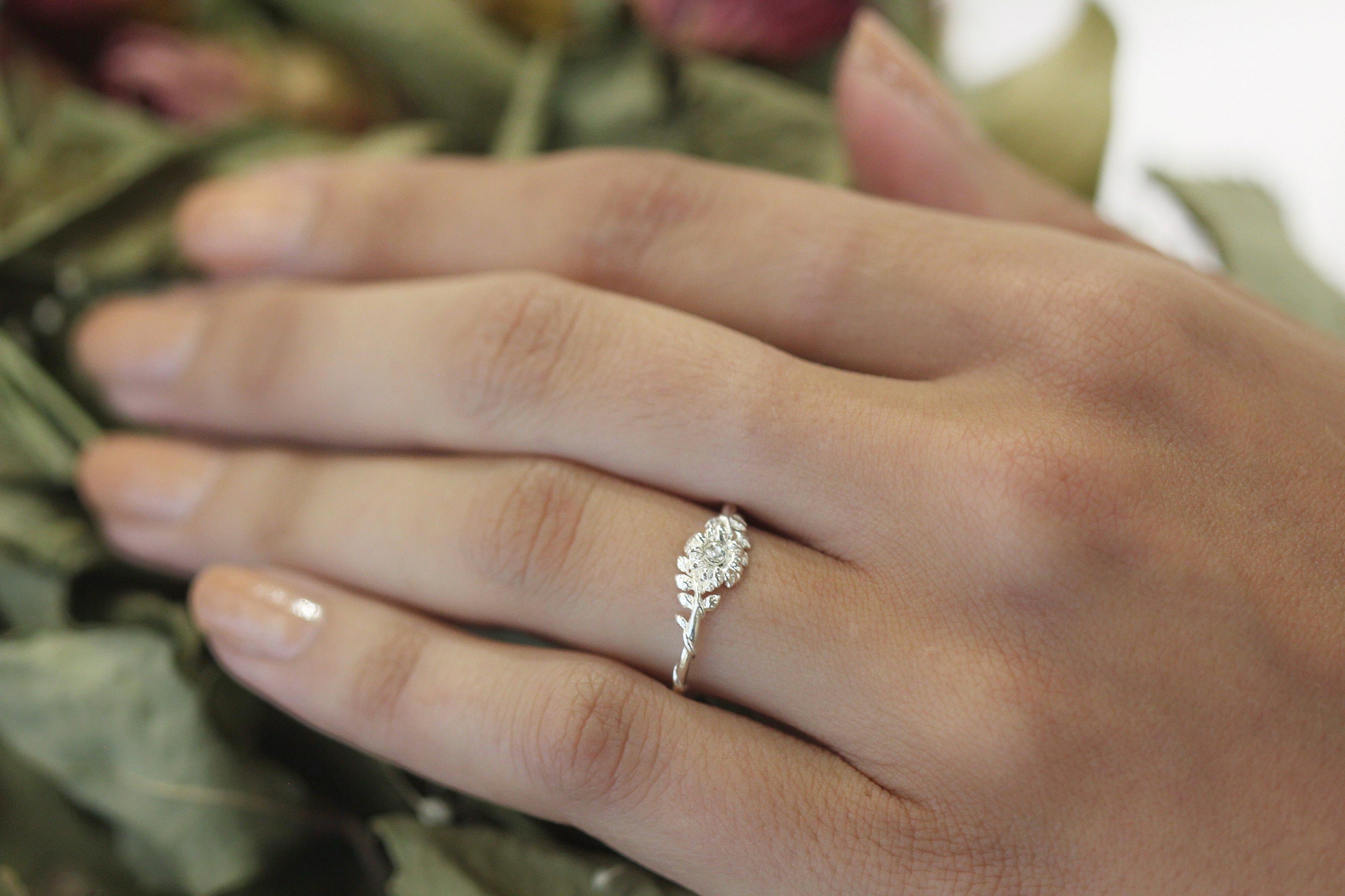 Entwined Floral Branch Ring (Size 6)