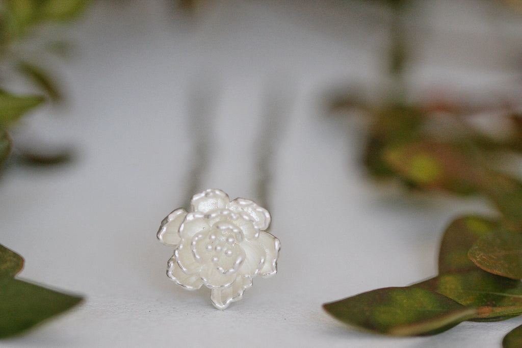 Small Peony Hair Prong