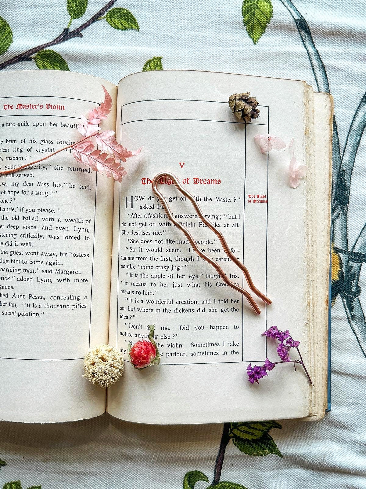 Two Teeth Medium Size Plain Hair Prong / Pin