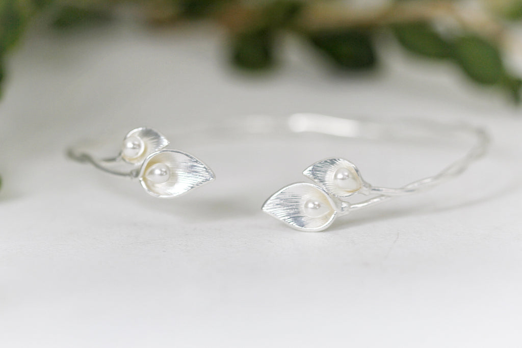 Calla Lily Floral Choker