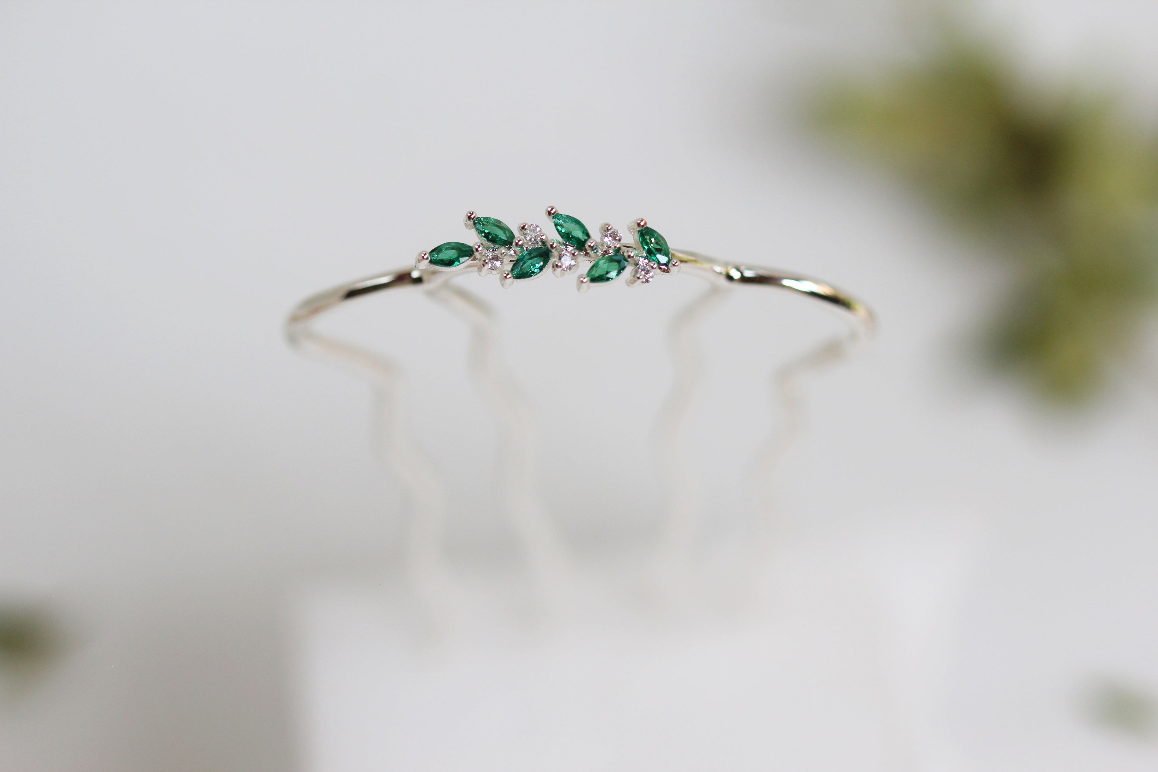 Mini Emerald Crystals Leaves Hair Pin