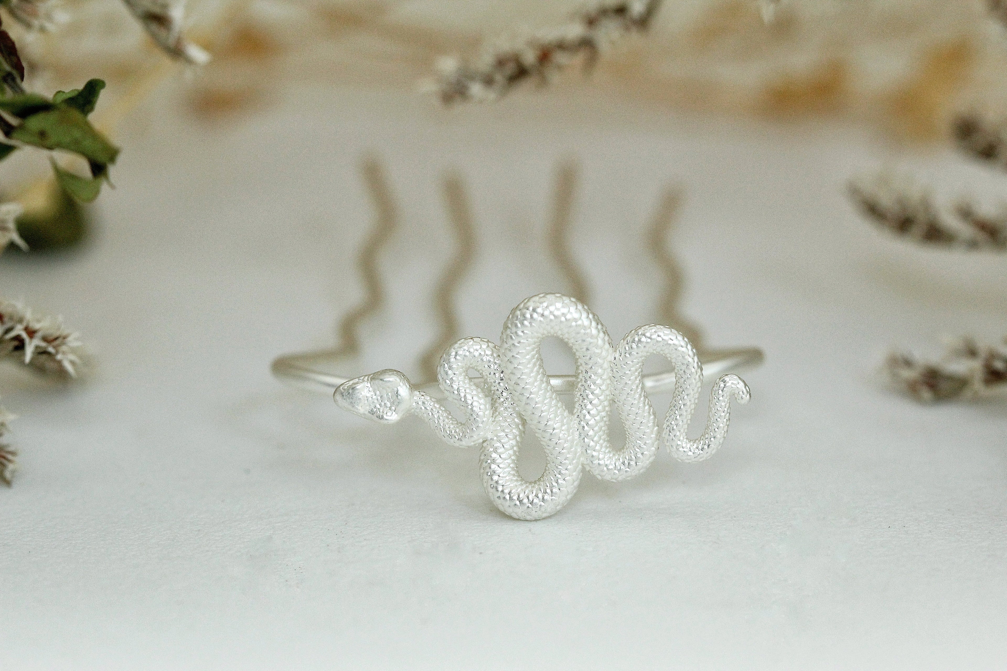 Swirly Snake Hair Prong