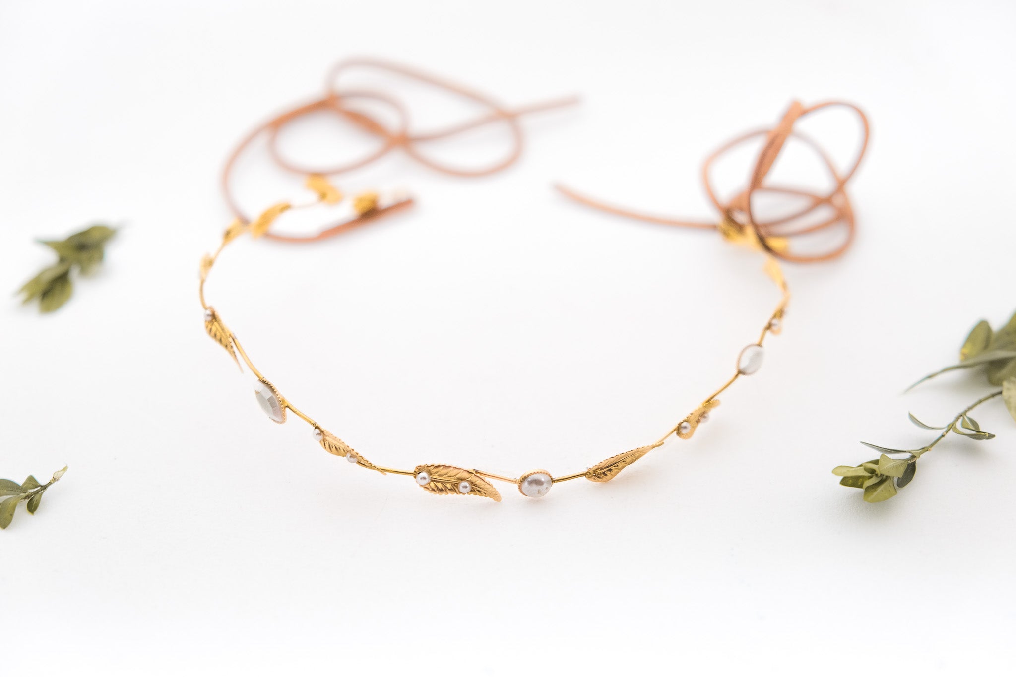 Tinkerbell Dainty Pearls & Leaves Wreath