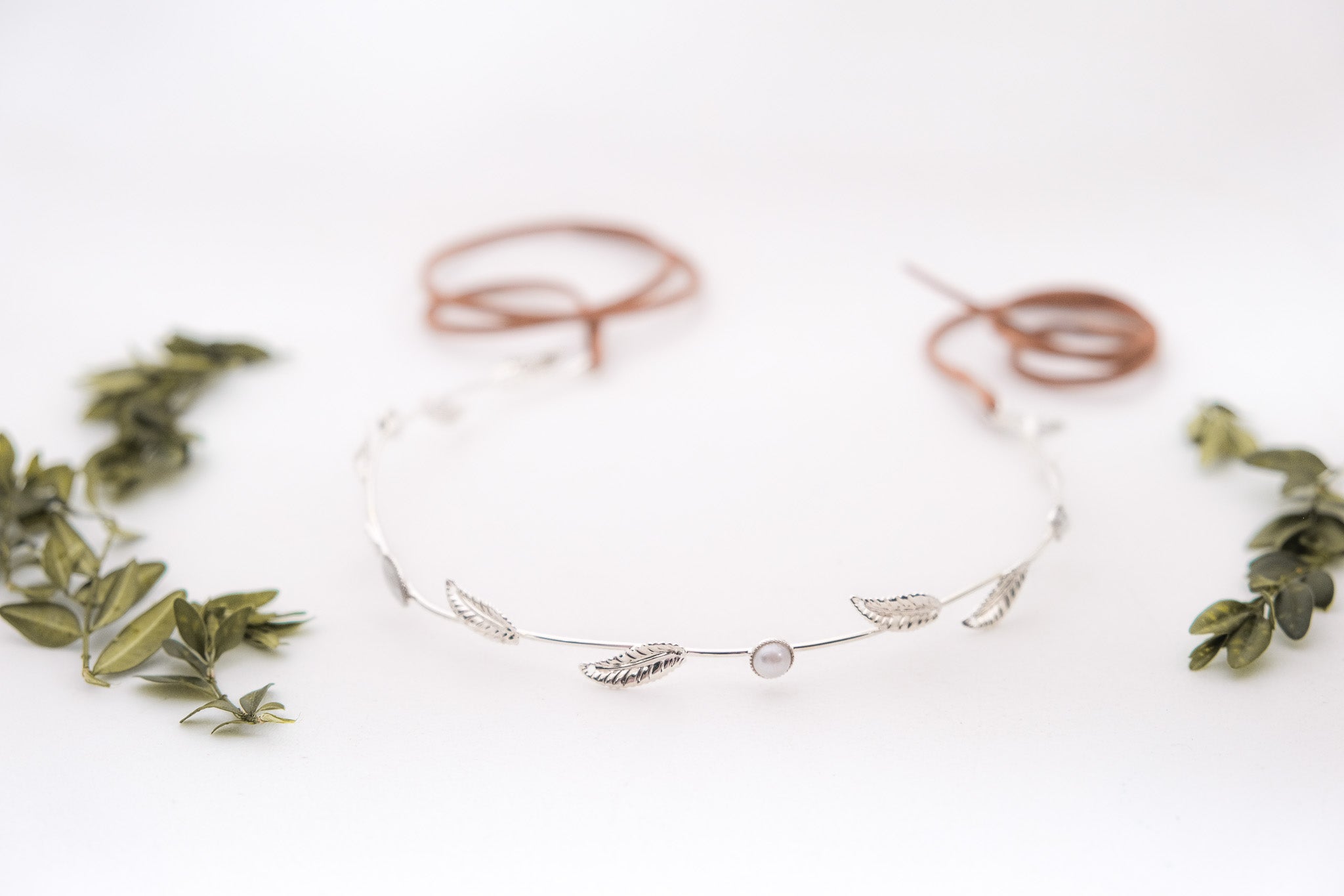 Tinkerbell Dainty Pearls & Leaves Wreath