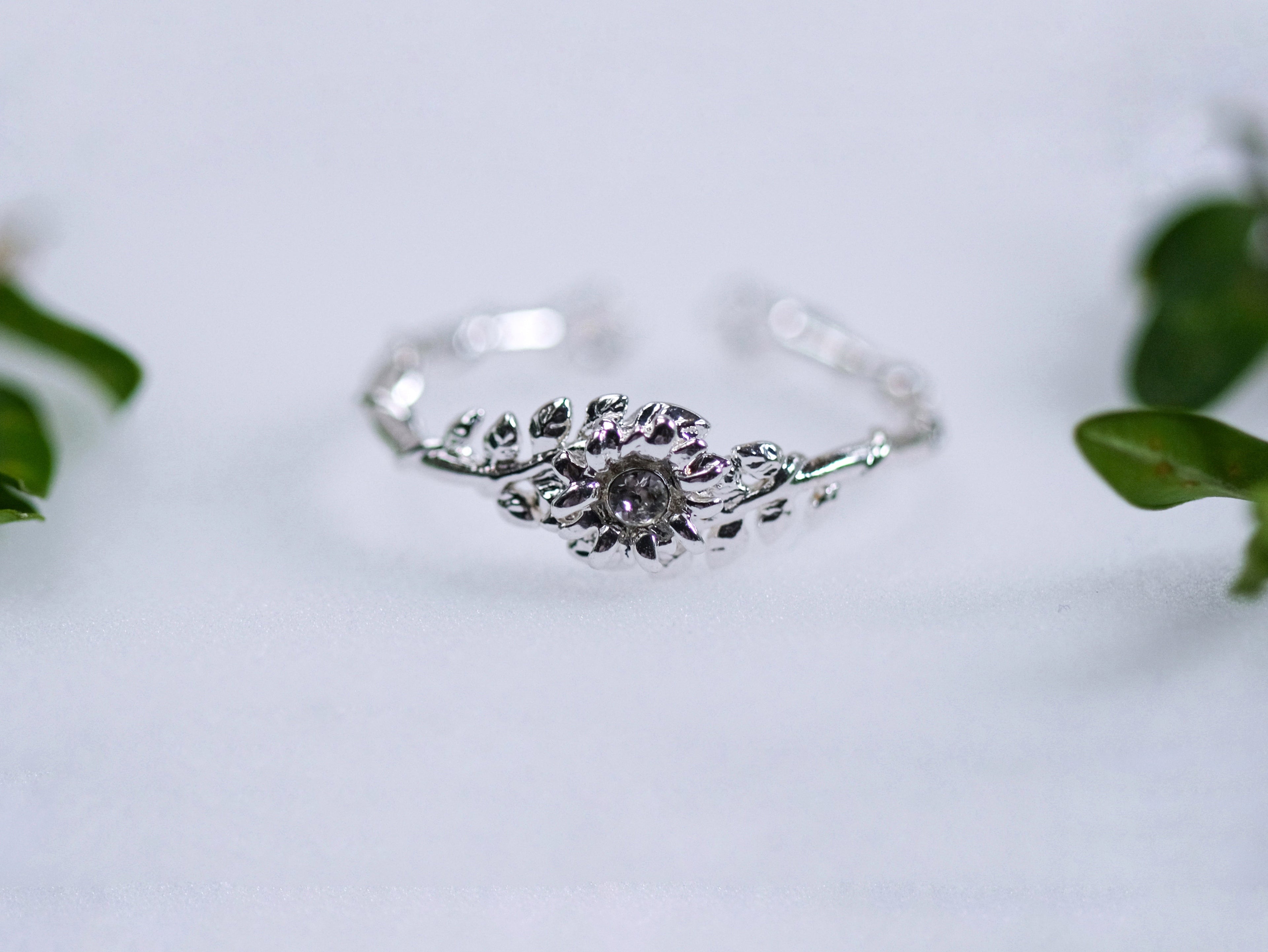 Entwined Floral Branch Ring (Size 6)