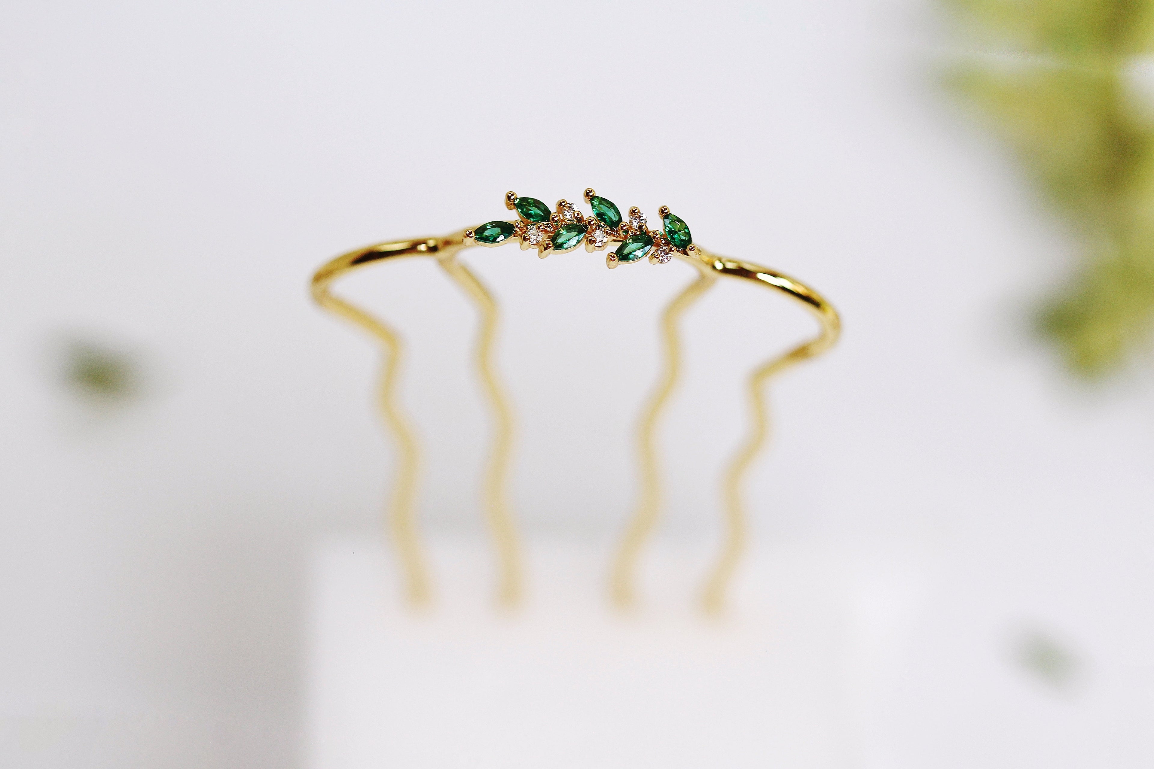 Mini Emerald Crystals Leaves Hair Pin