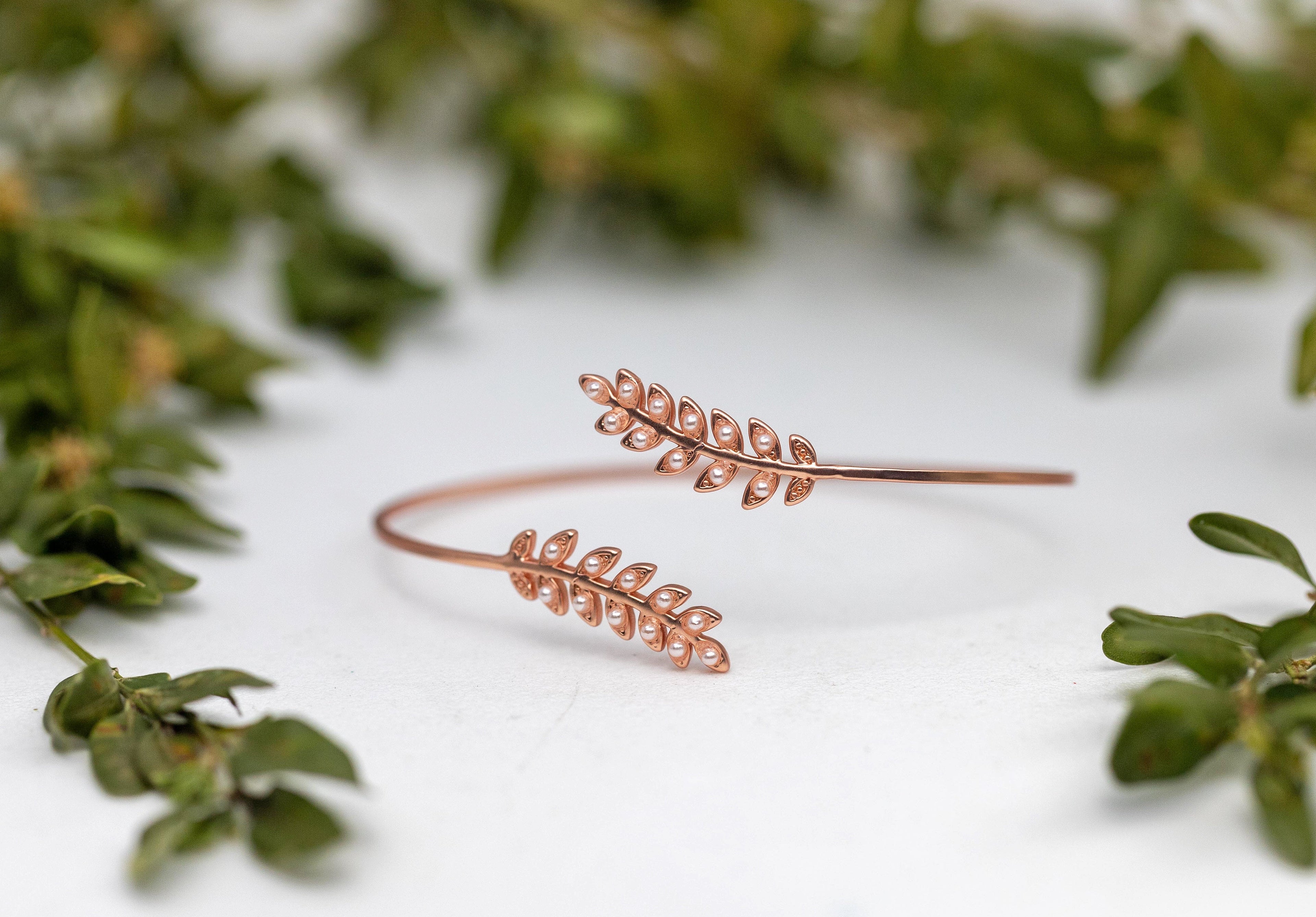 Stems and pearls bracelet