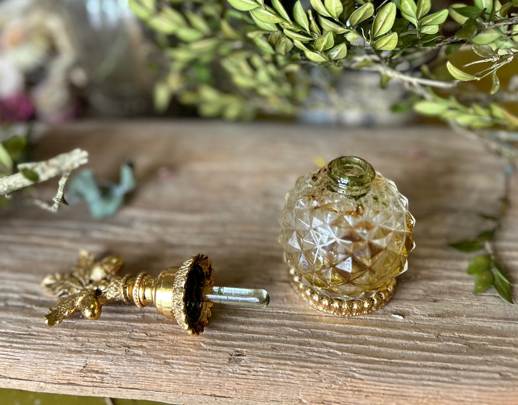 Antique Stylebuilt Oak Leaves & Acorns Perfume Bottle