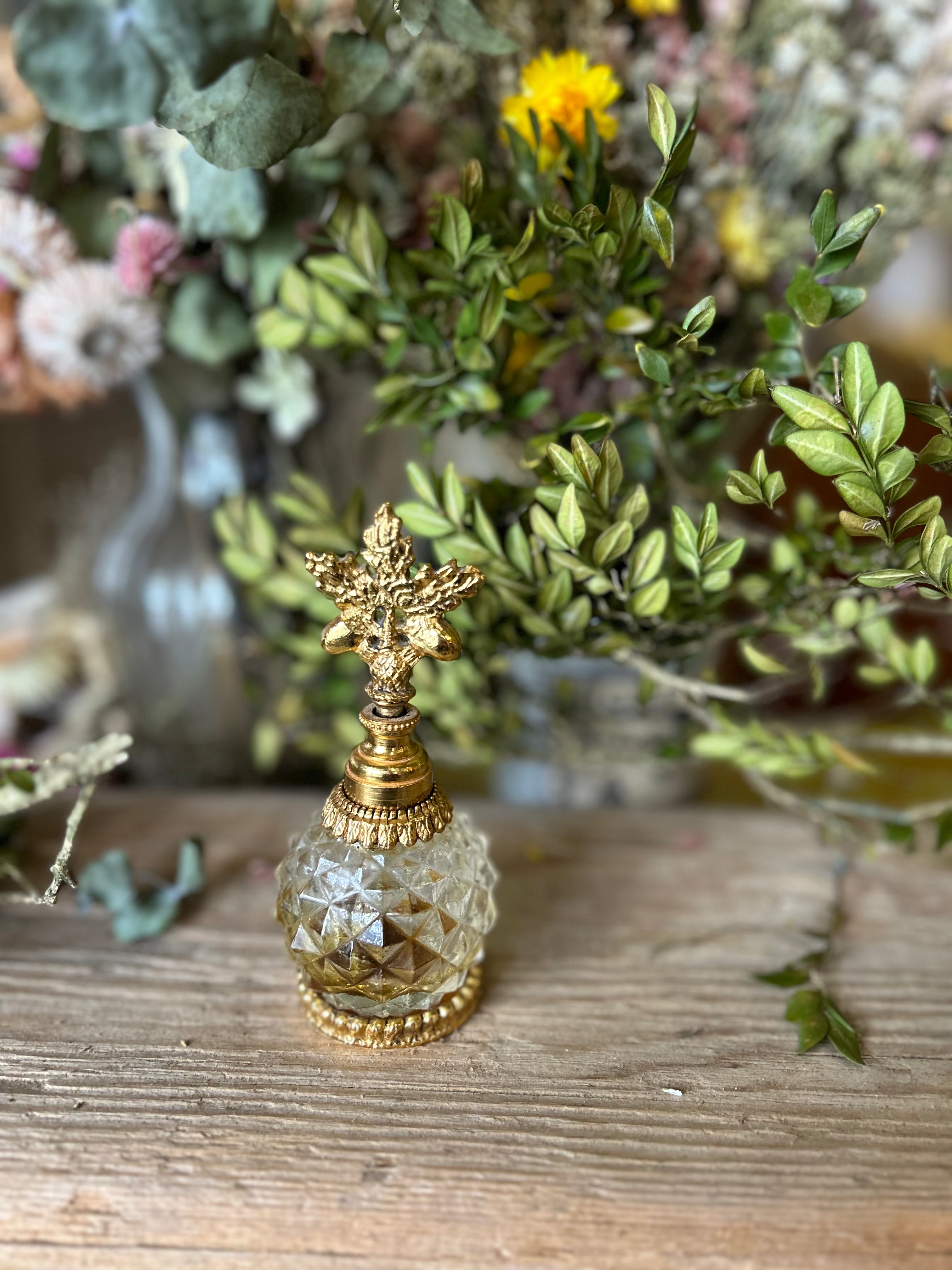 Antique Stylebuilt Oak Leaves & Acorns Perfume Bottle