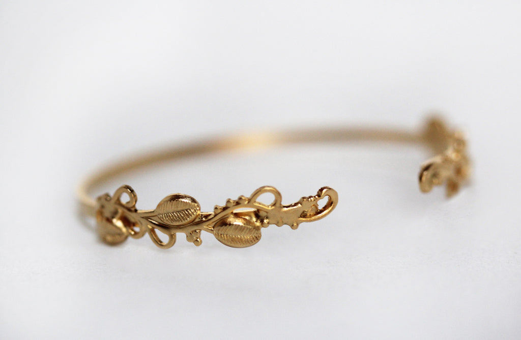 Loop Branch Bracelet