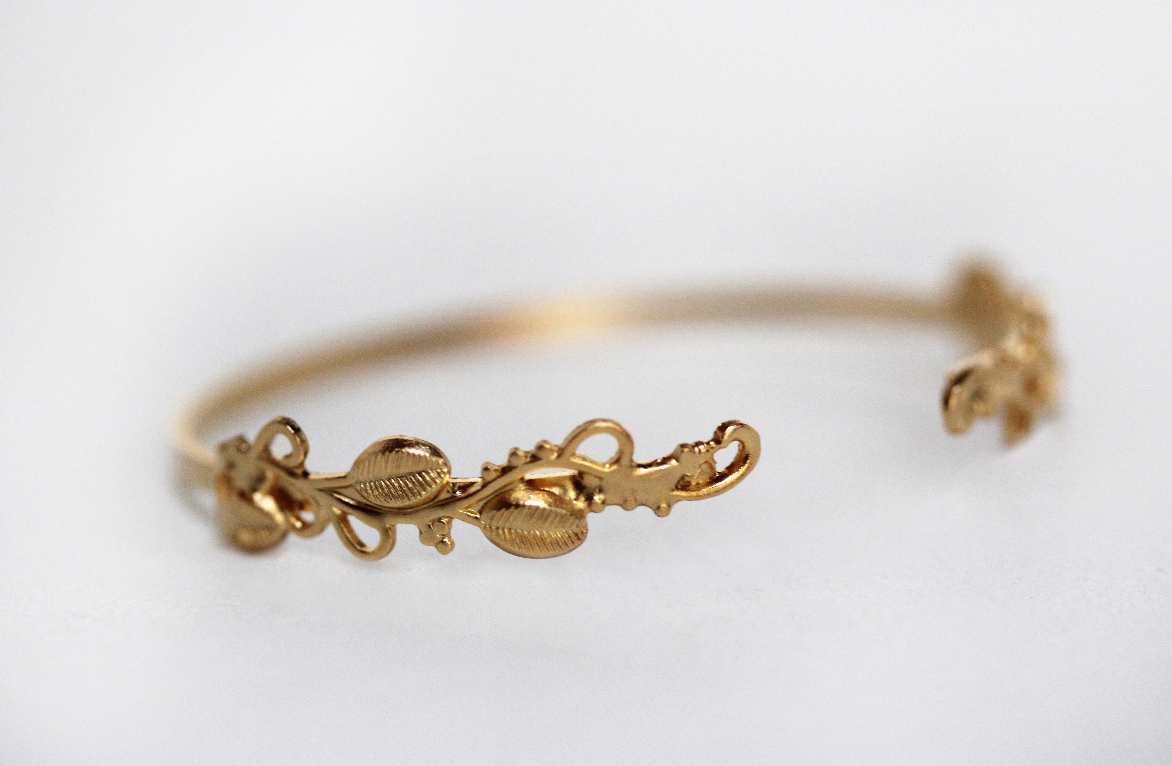 Loop Branch Bracelet
