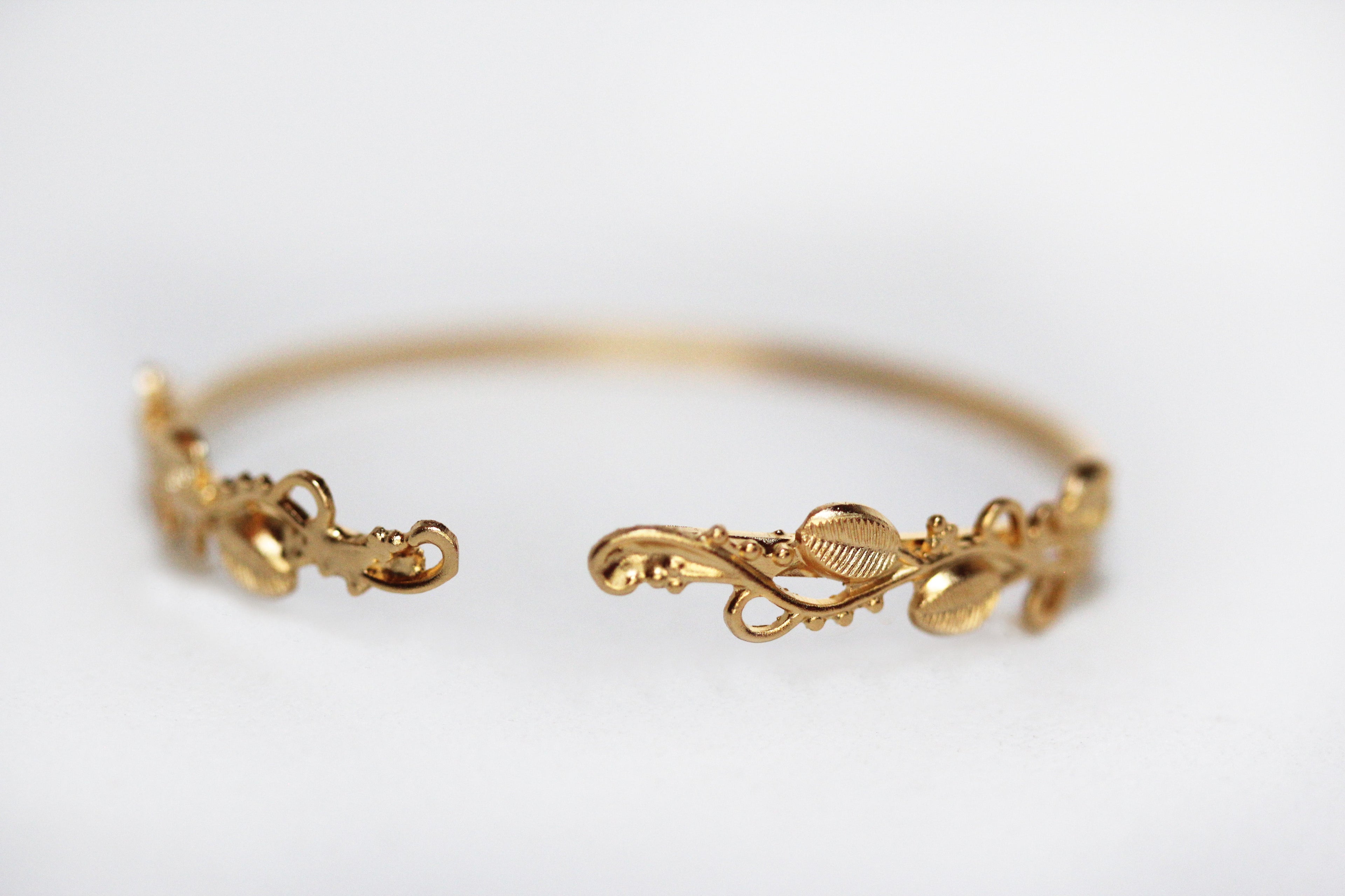 Loop Branch Bracelet