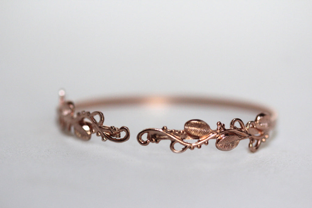 Loop Branch Bracelet