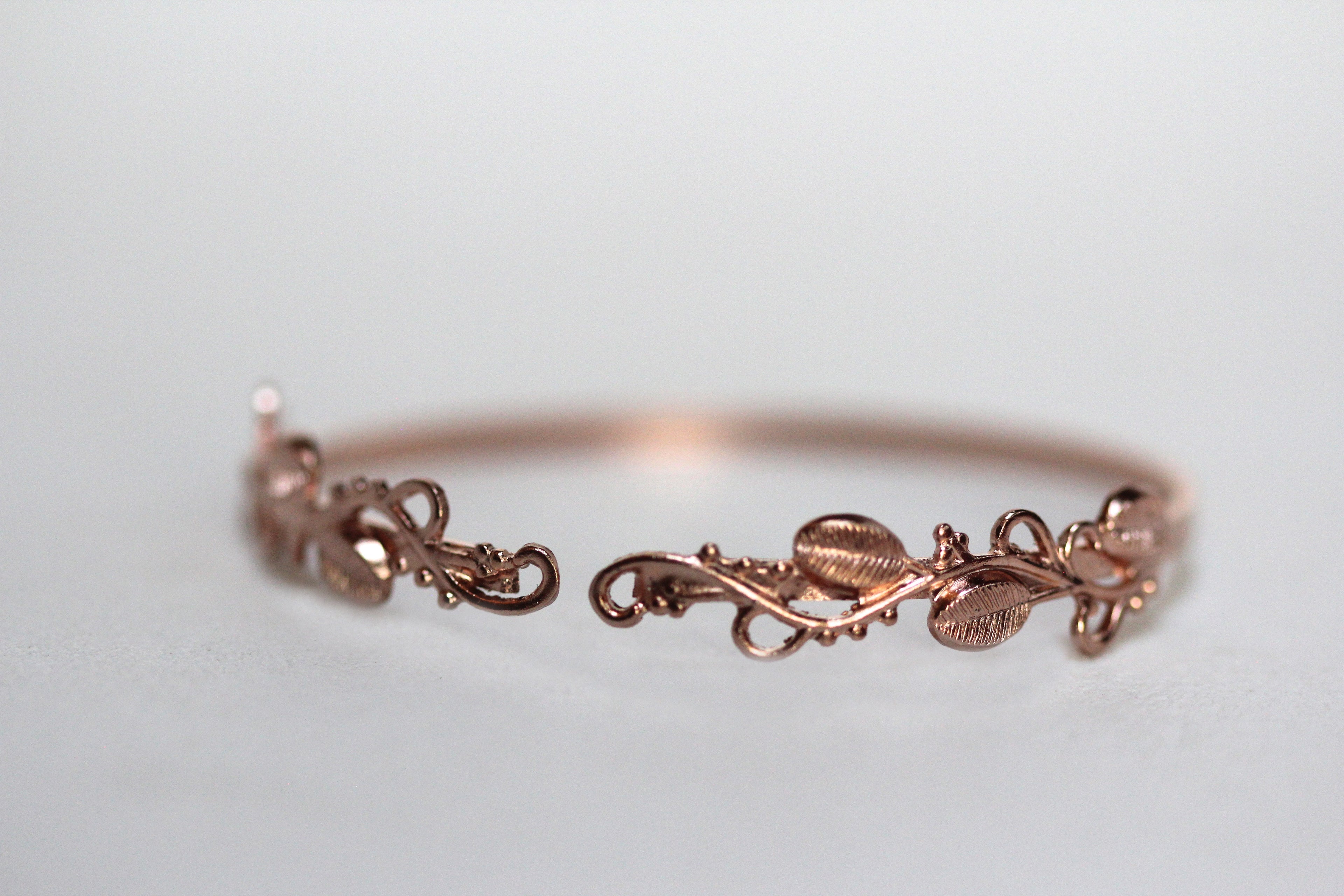 Loop Branch Bracelet