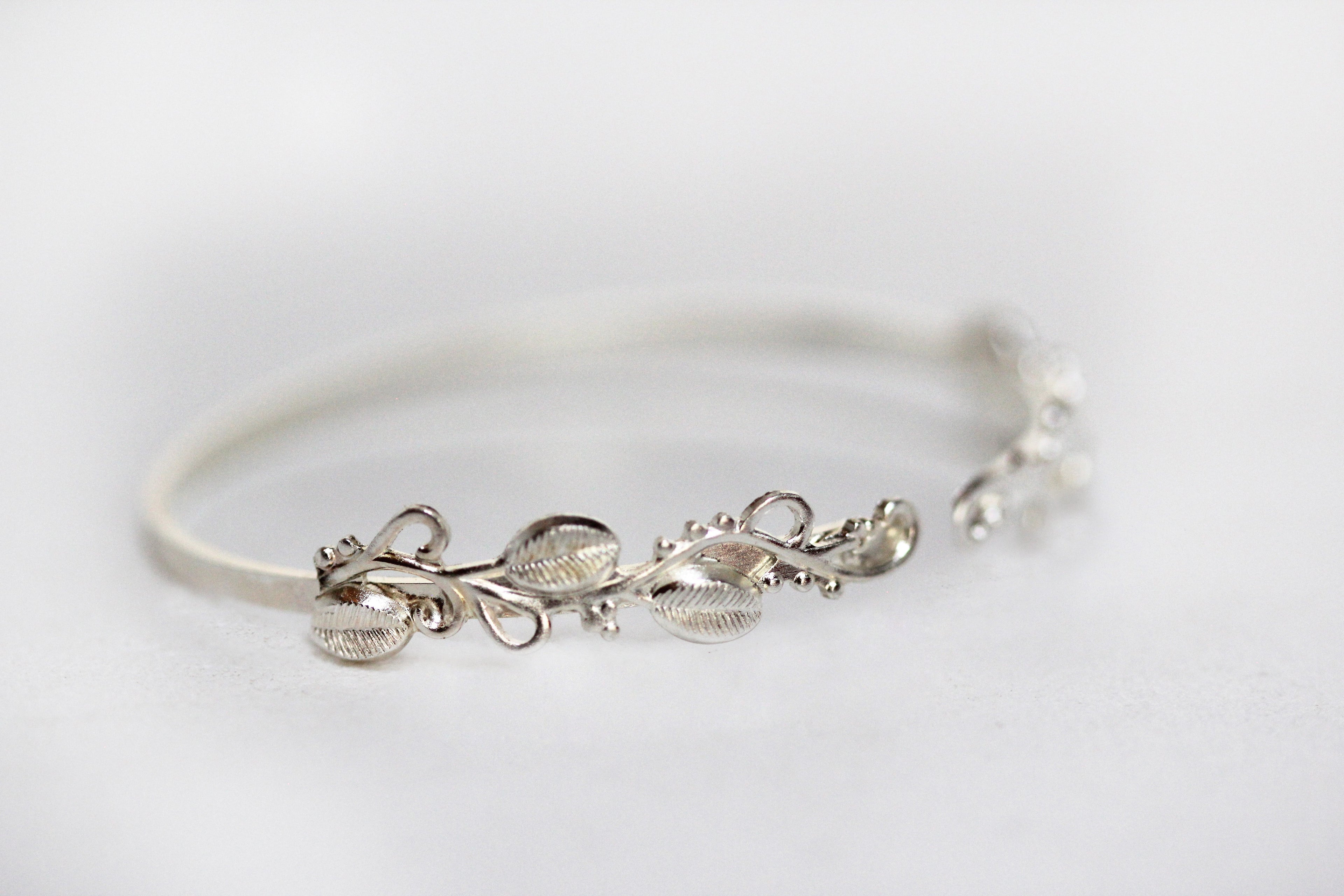 Loop Branch Bracelet