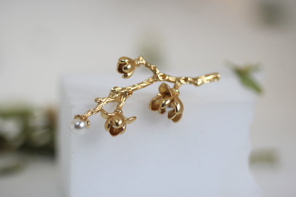 Magnolia Branch Brooch