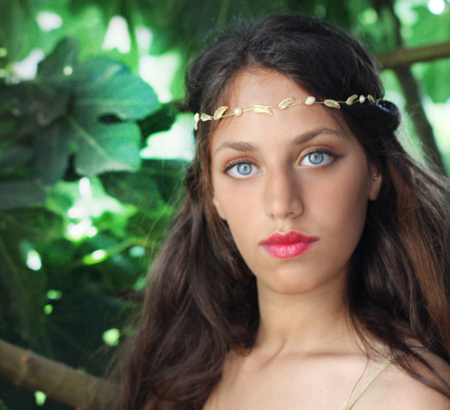 Tinkerbell Dainty Pearls & Leaves Wreath