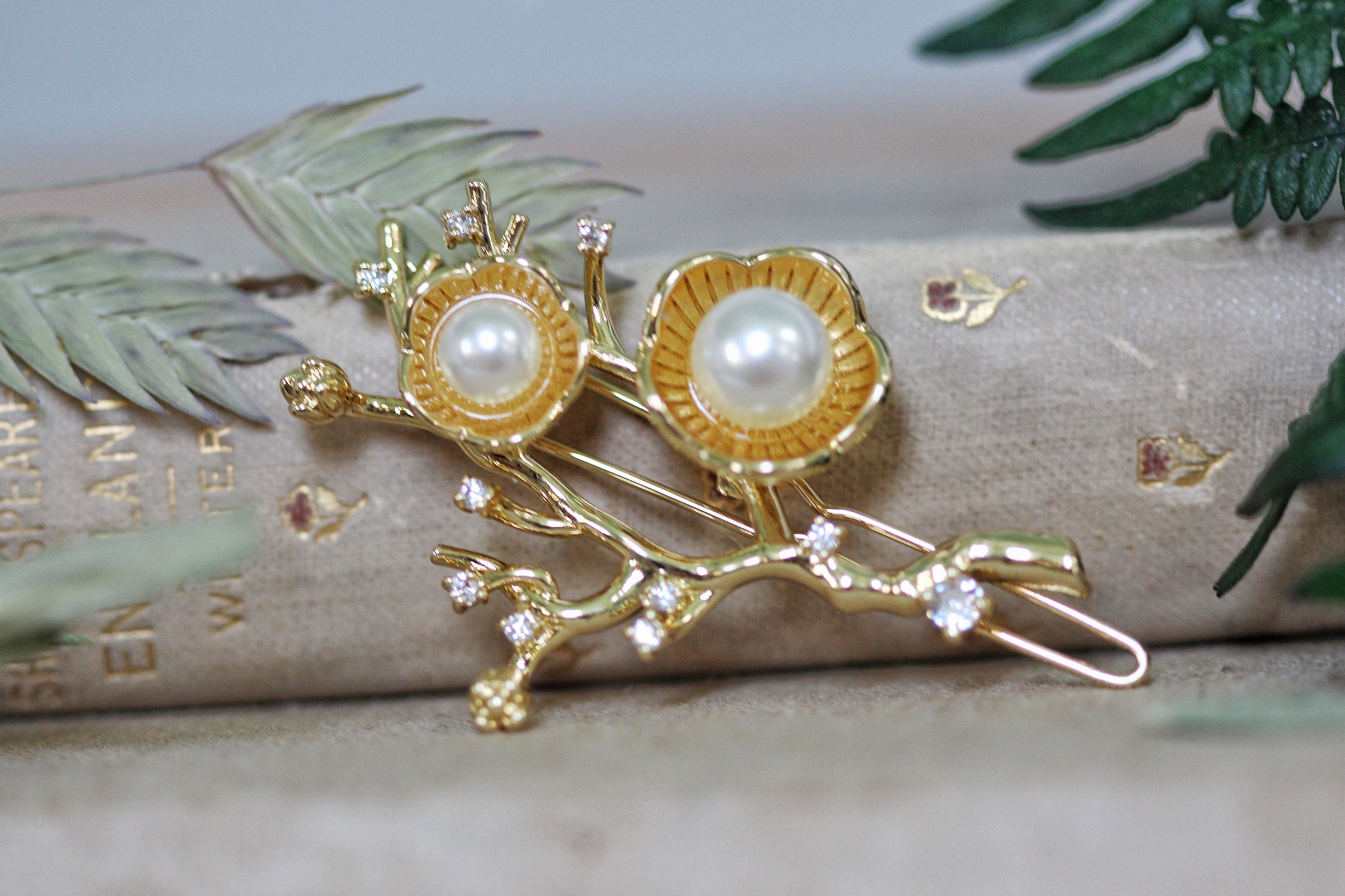 Hibiscus Flowers Pearls & Crystals Barrette