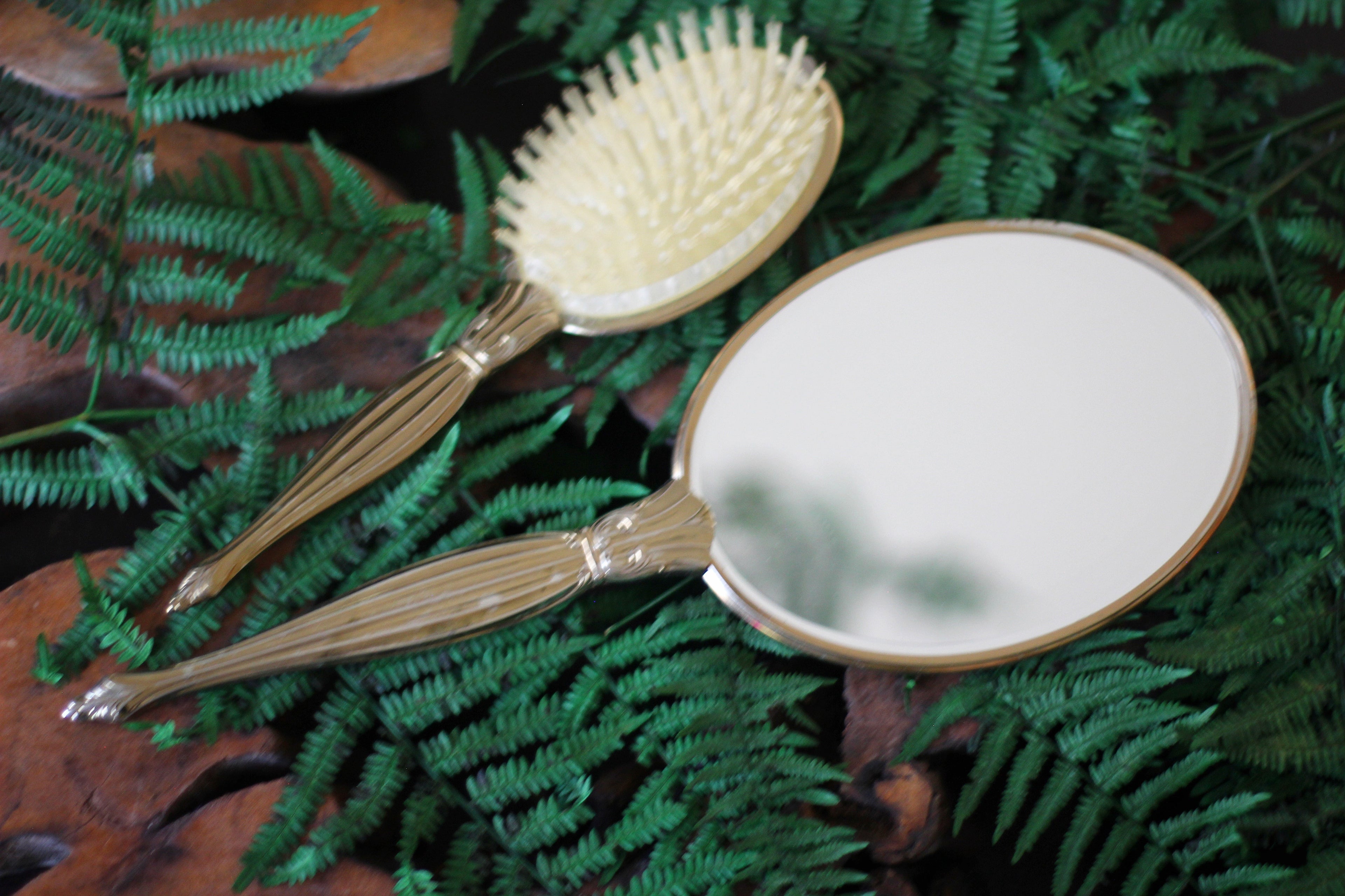 Antique Roses Floral Vanity Set