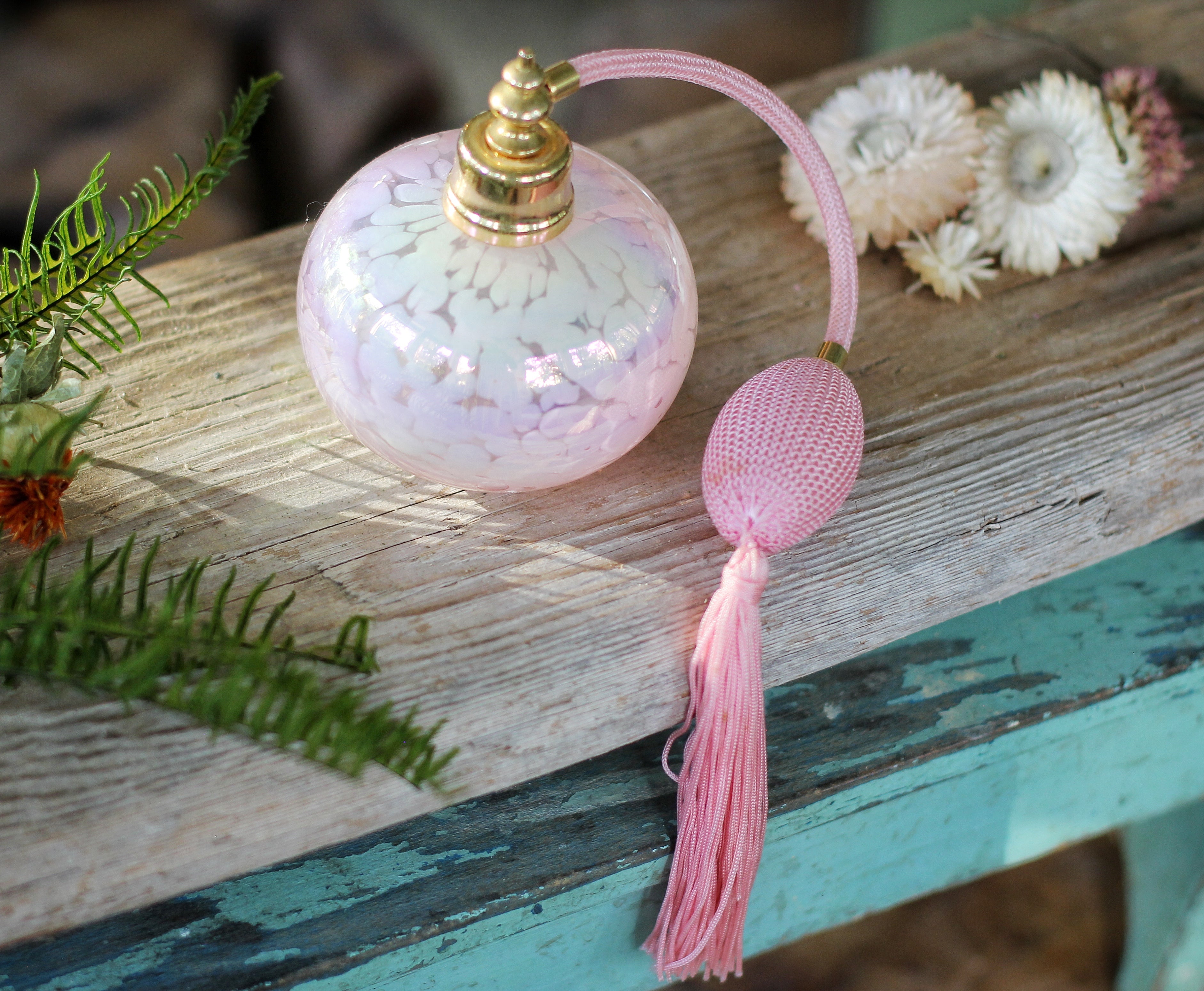 Antique Pink Irice Long Automizer Perfume Bottle