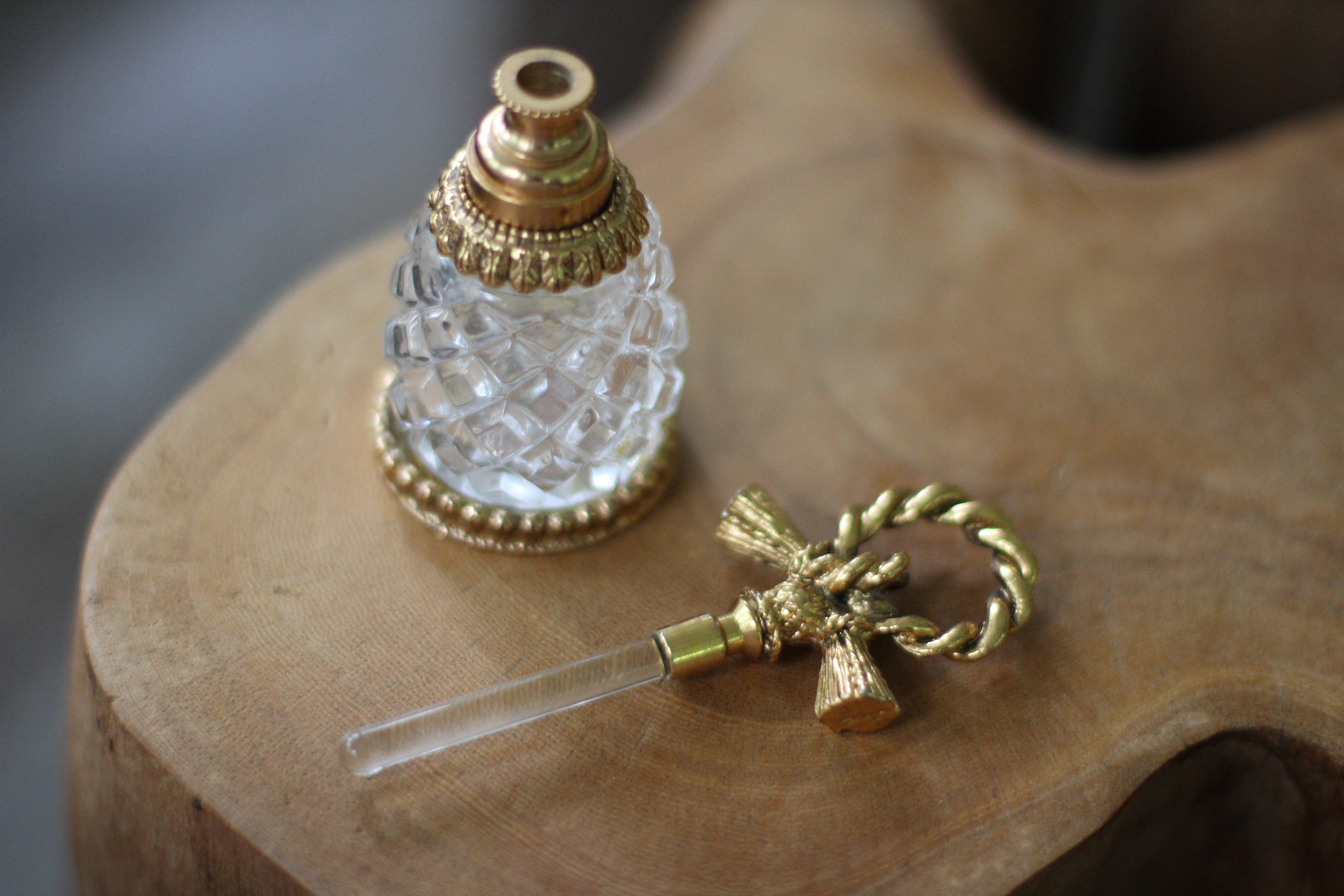 Antique Rare Stylebuilt Wreath Glass Perfume Bottle