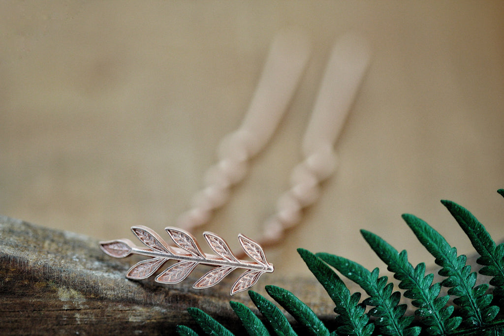 Small Leaf Twig Hair Prong