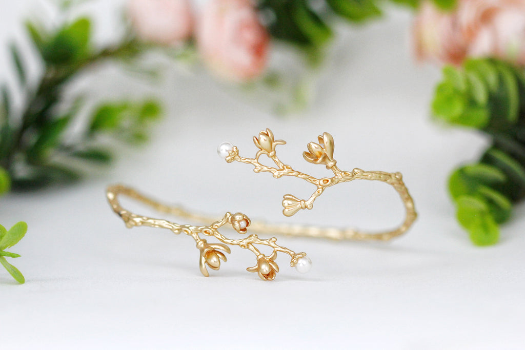 Magnolia Branch Floral Armband