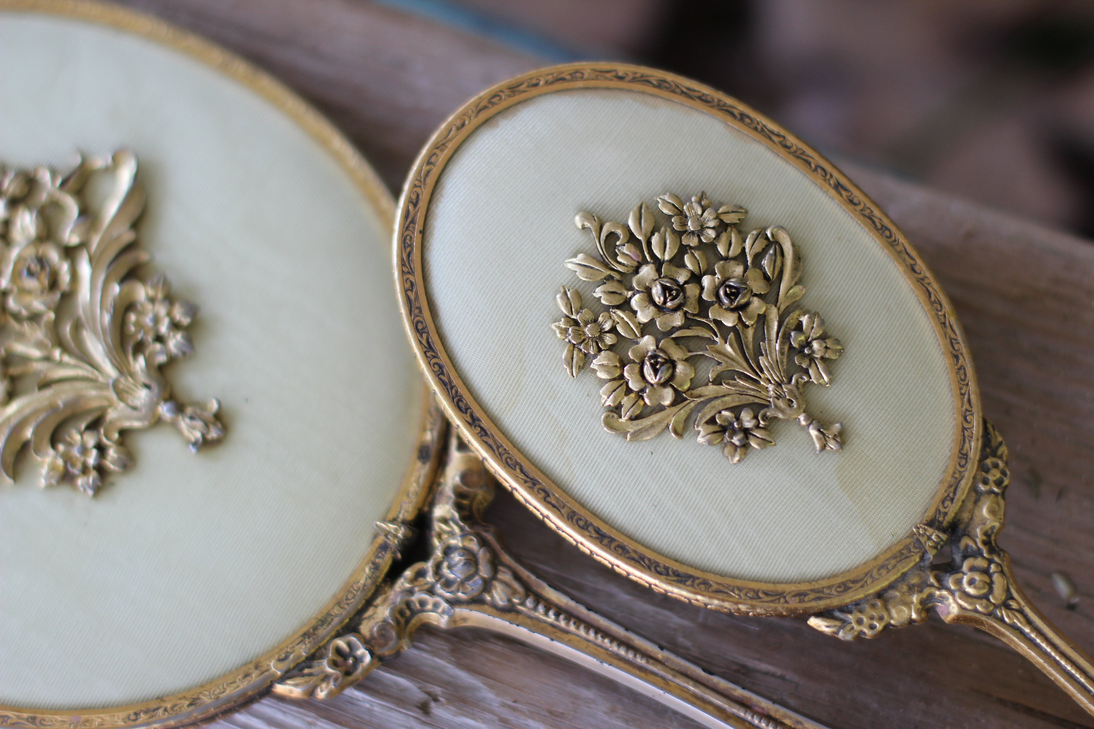 Antique Raised Flower Bouquet Vanity Set
