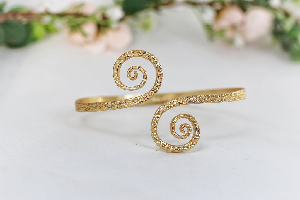 Spiraling Dreams Hammered Armband