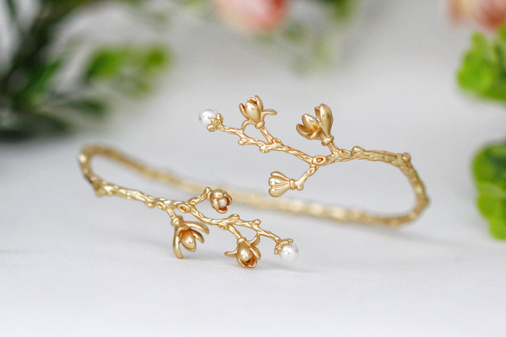 Magnolia Branch Floral Armband