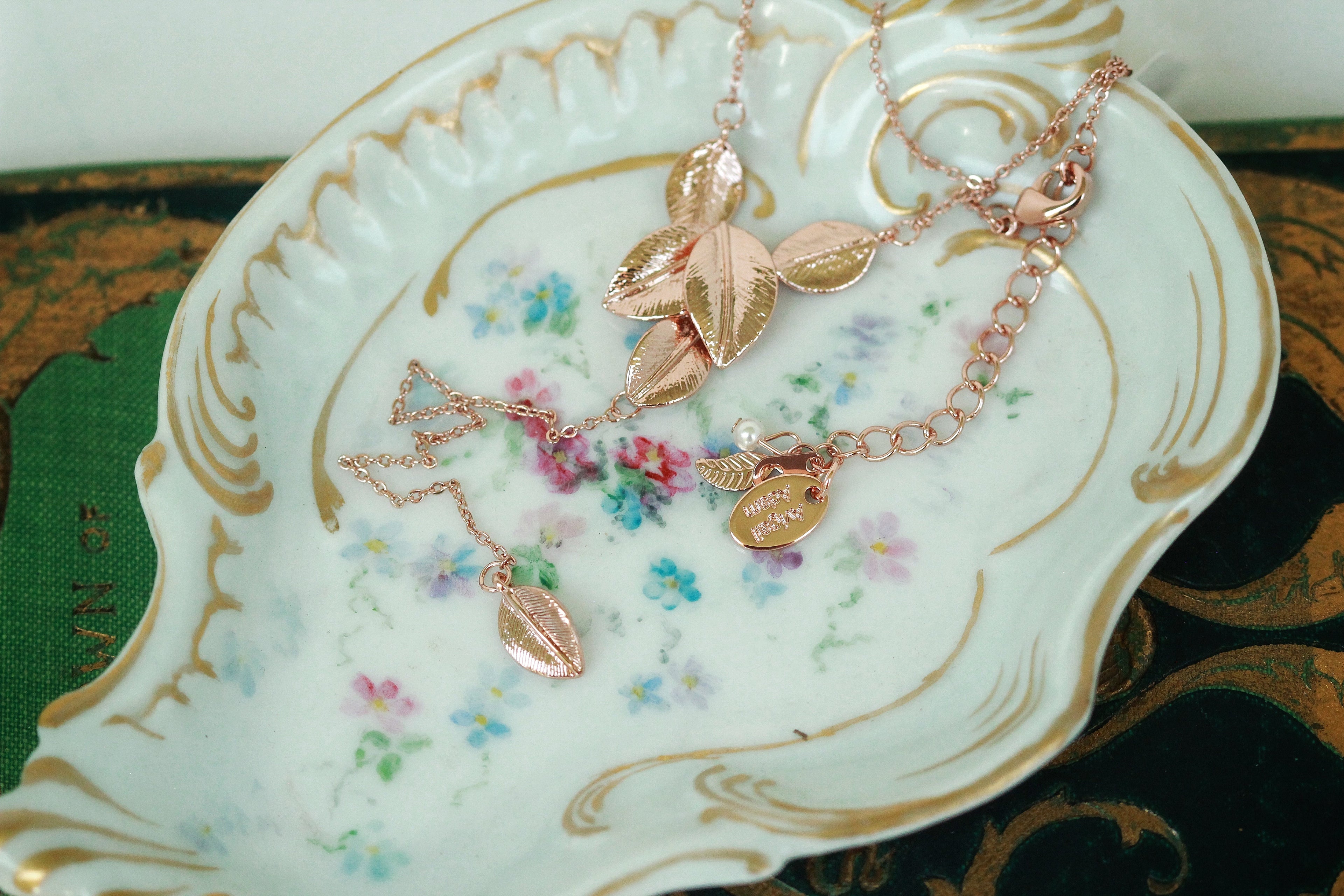 Cluster Leaves Drop Lariat Necklace