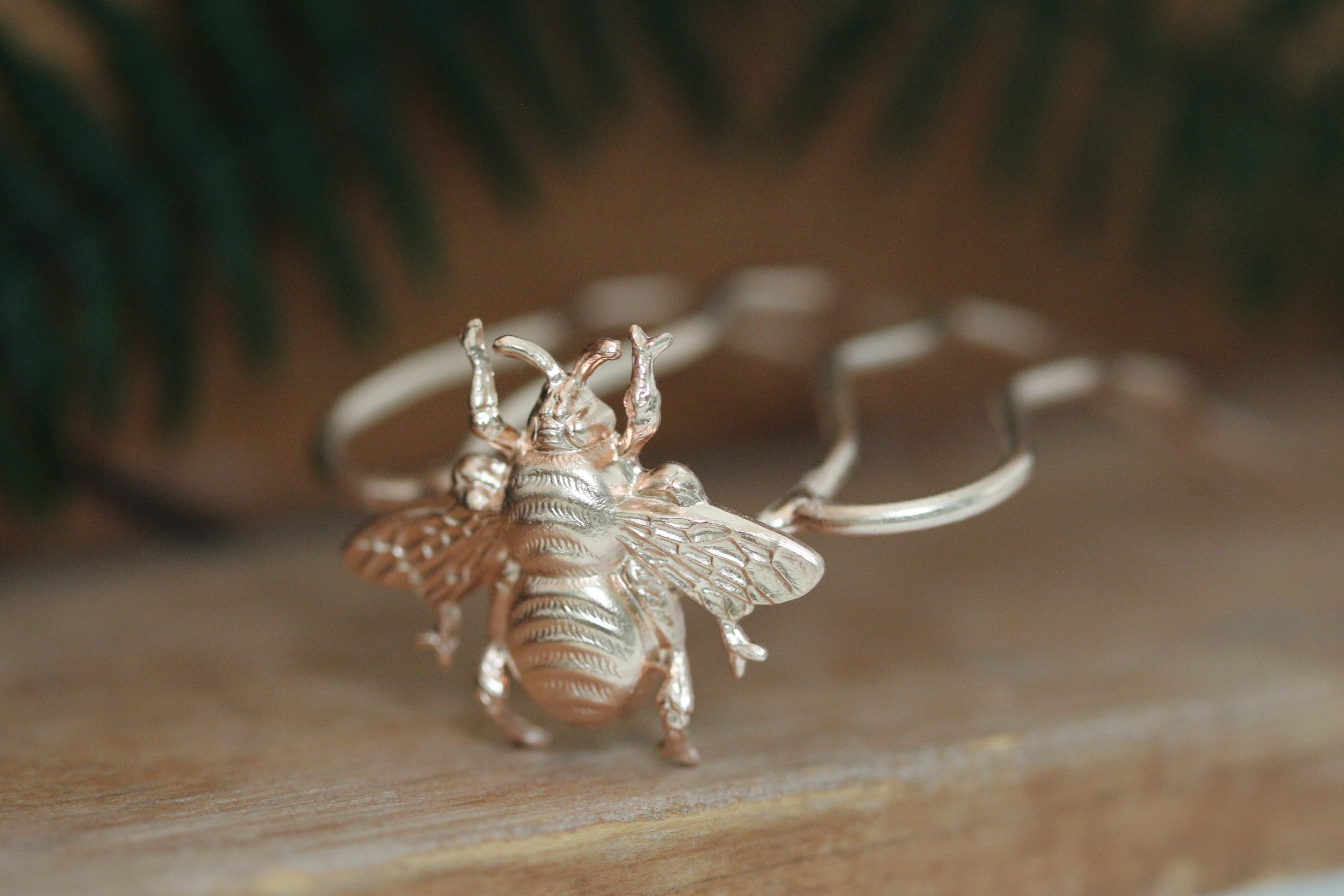 Queen Bee Hair Prong