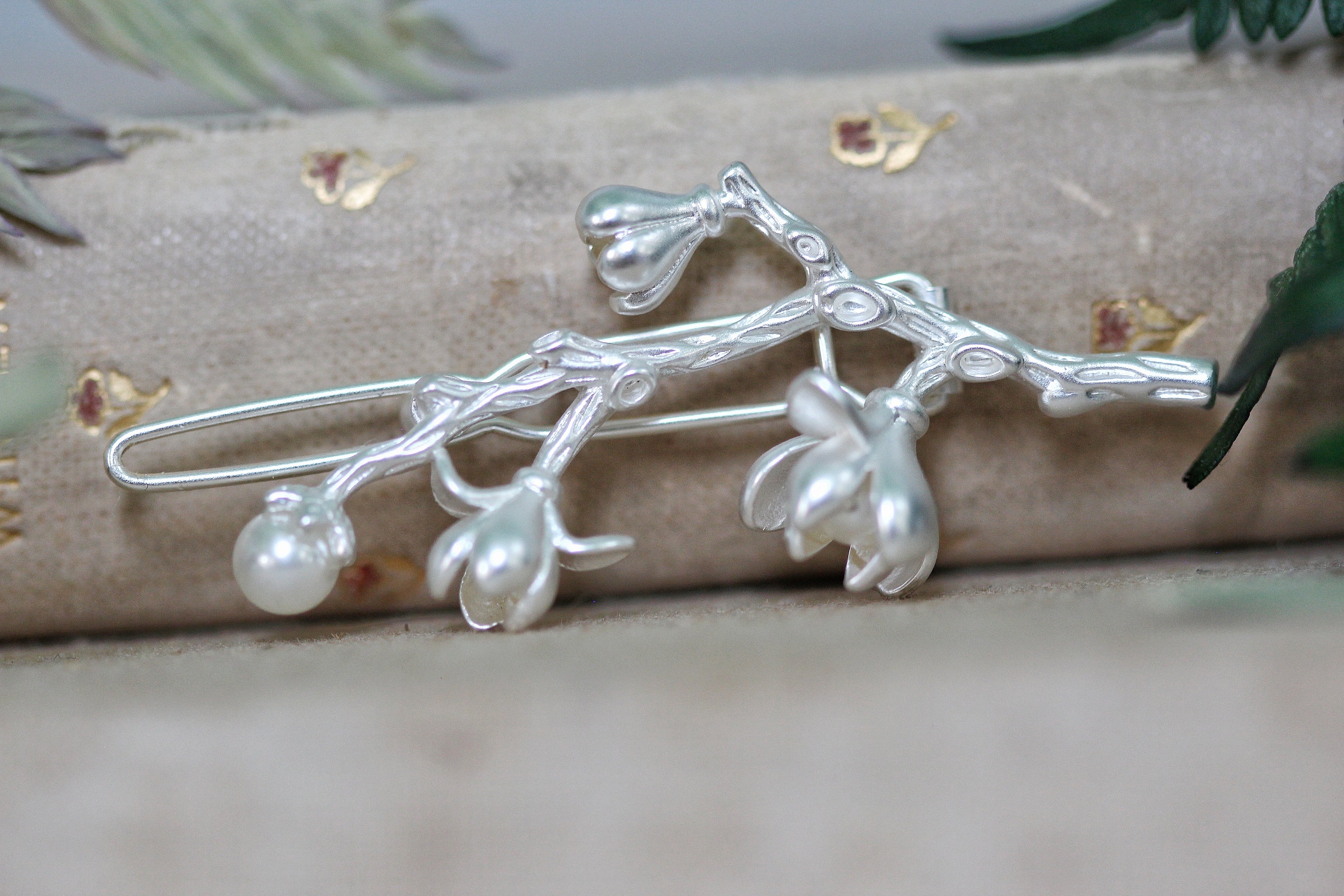 Magnolia Branch Barrette