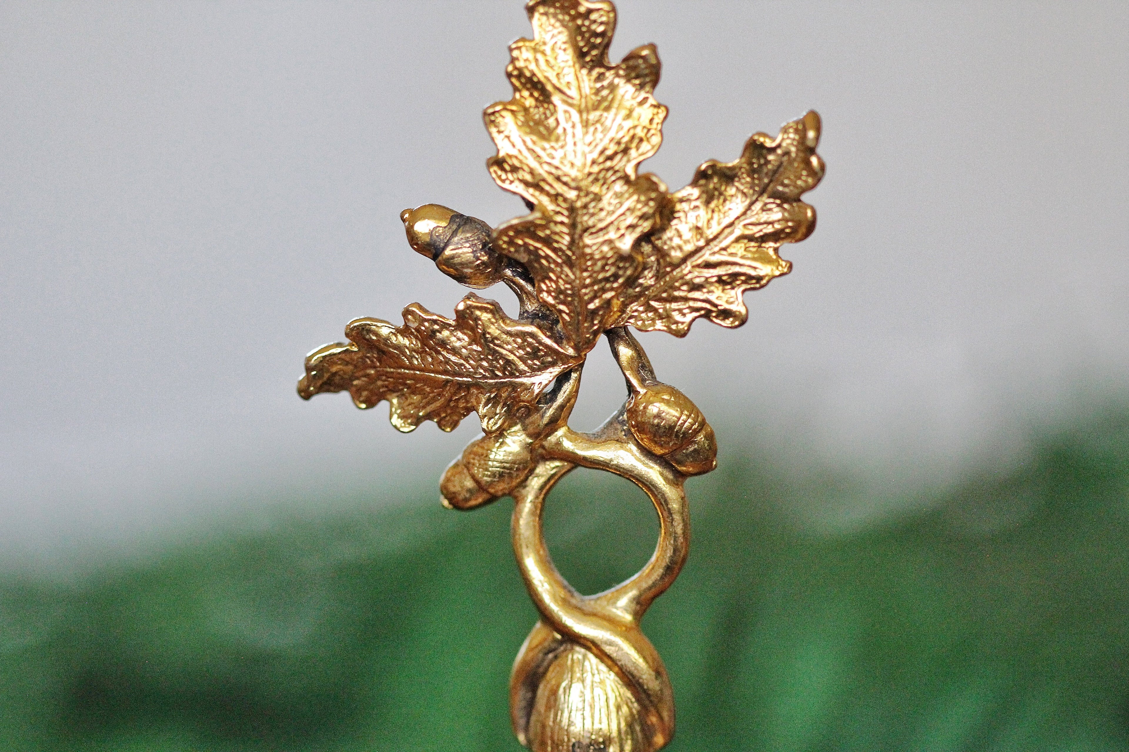 Antique Stylebuilt Ivy Leaves & Acorns Perfume Bottle