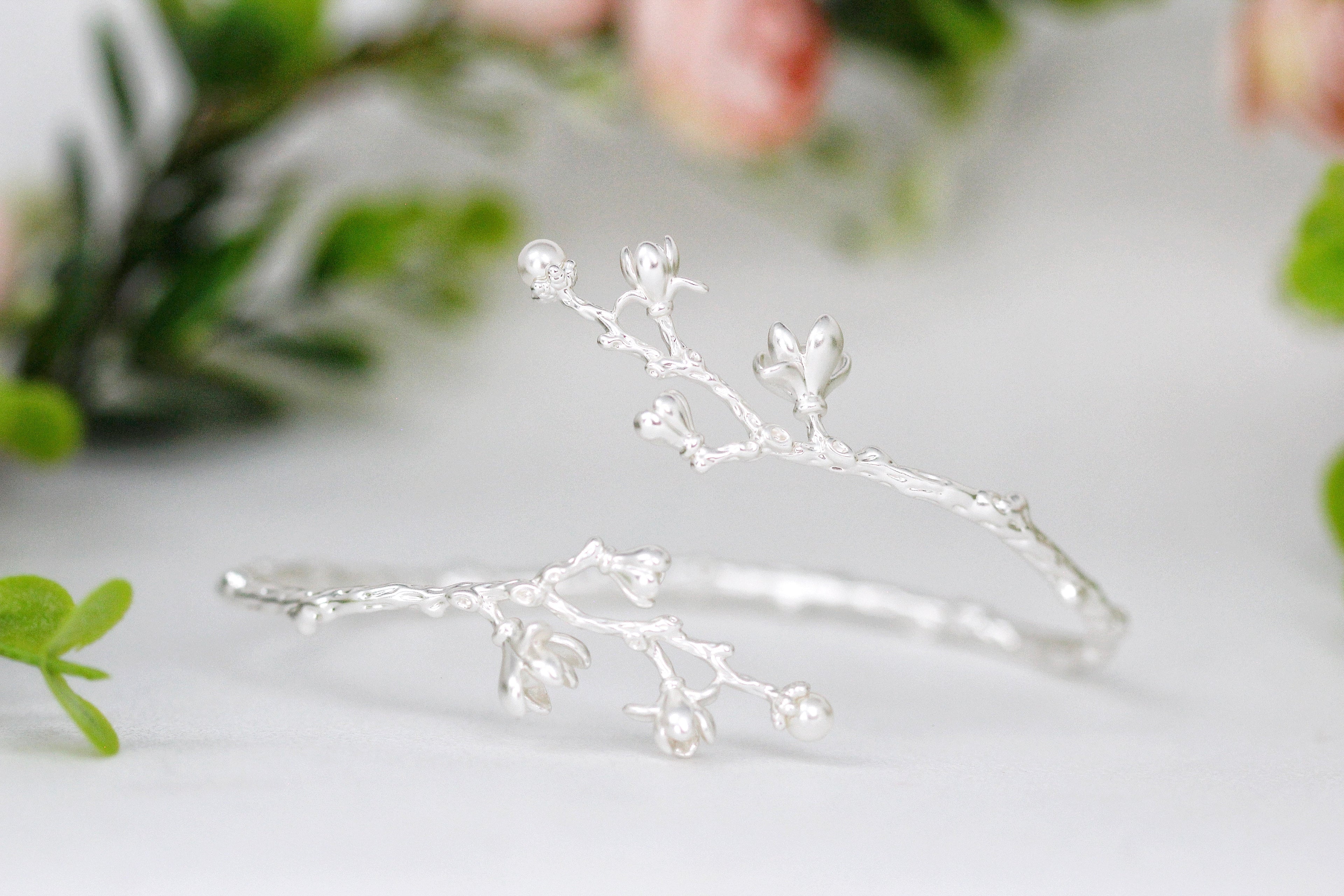 Magnolia Branch Floral Armband