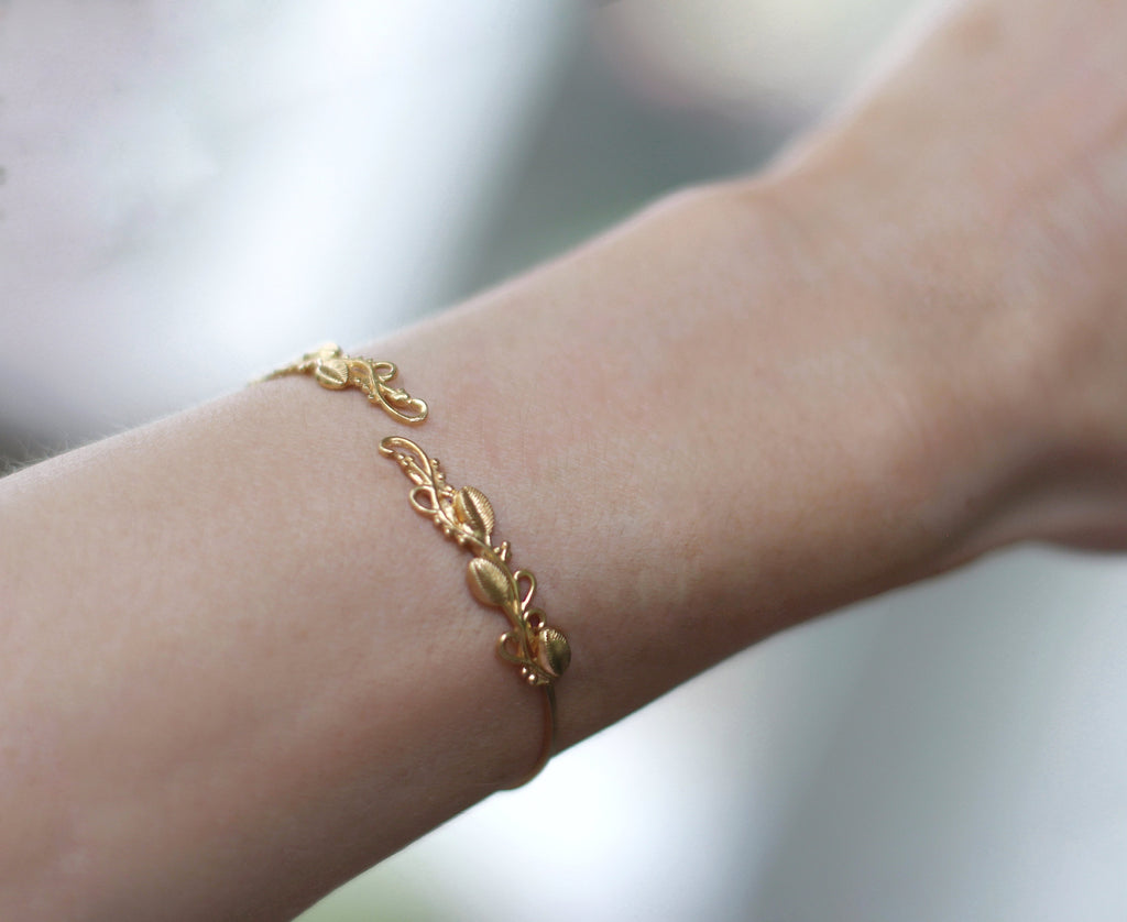 Loop Branch Bracelet