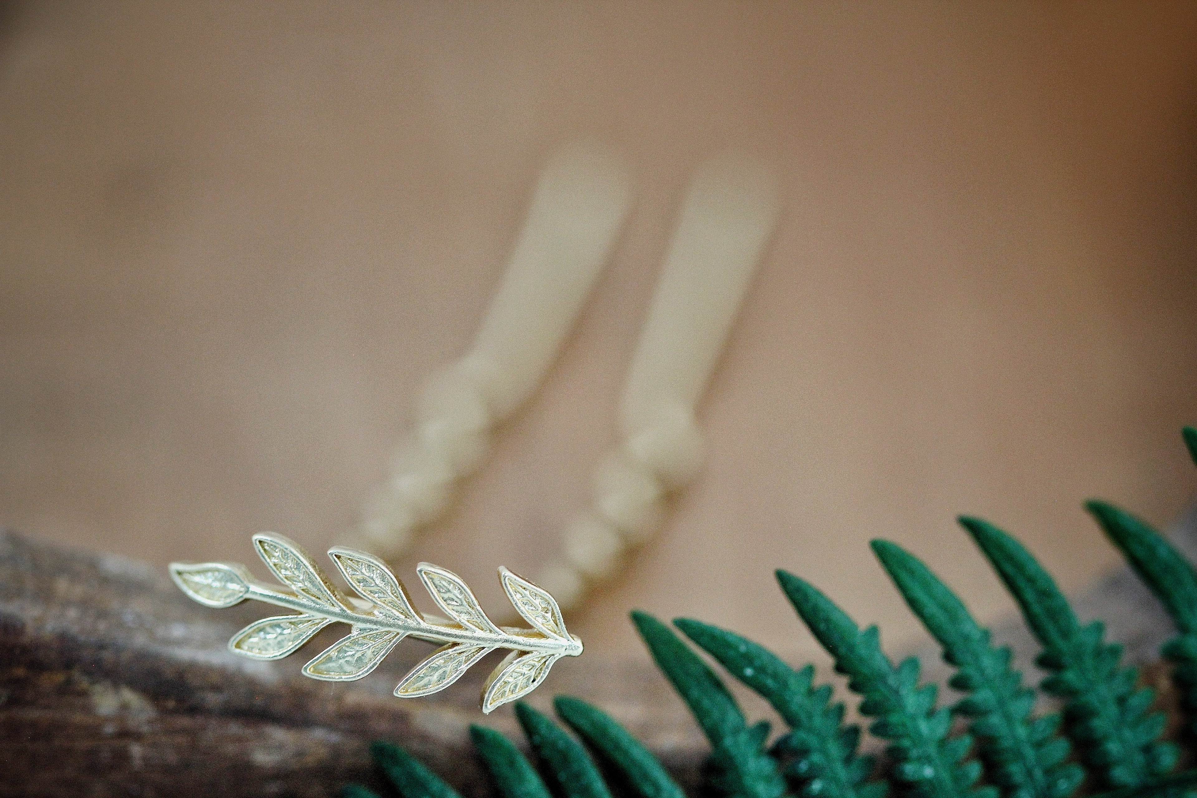 Small Leaf Twig Hair Prong