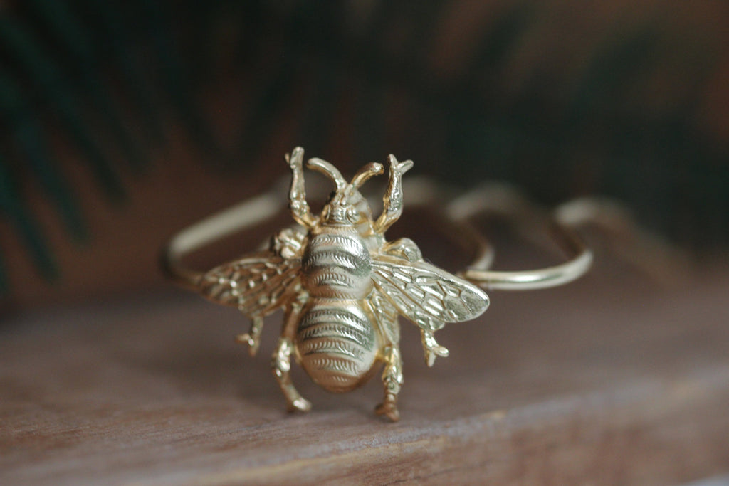 Queen Bee Hair Prong