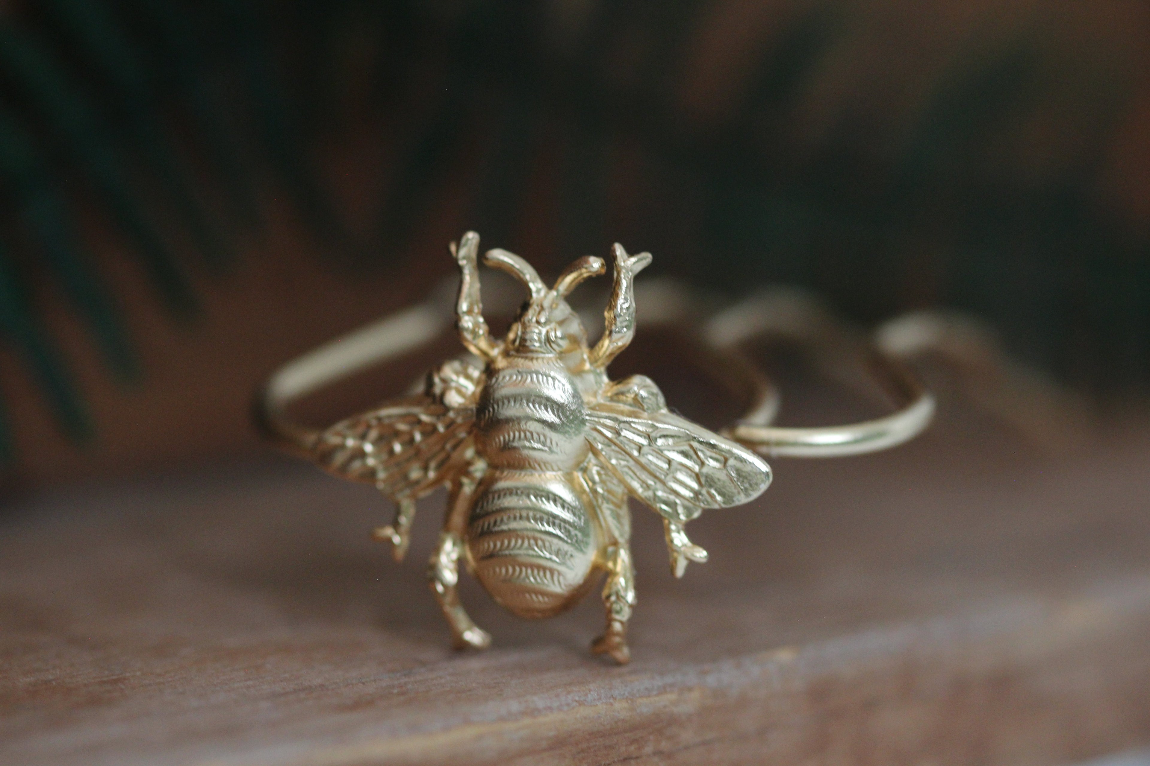 Queen Bee Hair Prong